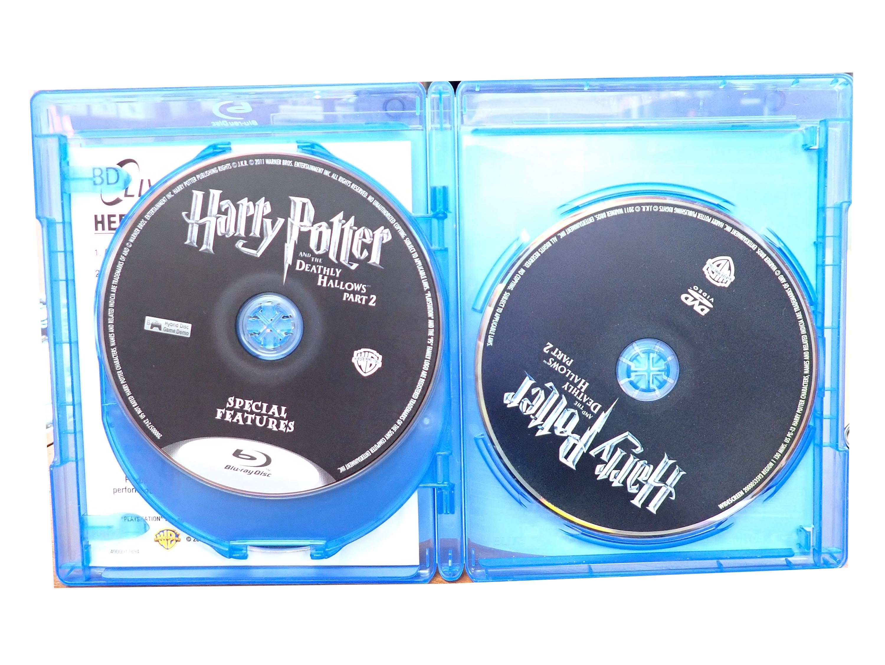 Harry Potter's and the Deathly Hallows Part 2 - Blu-Ray (Pre-Owned)