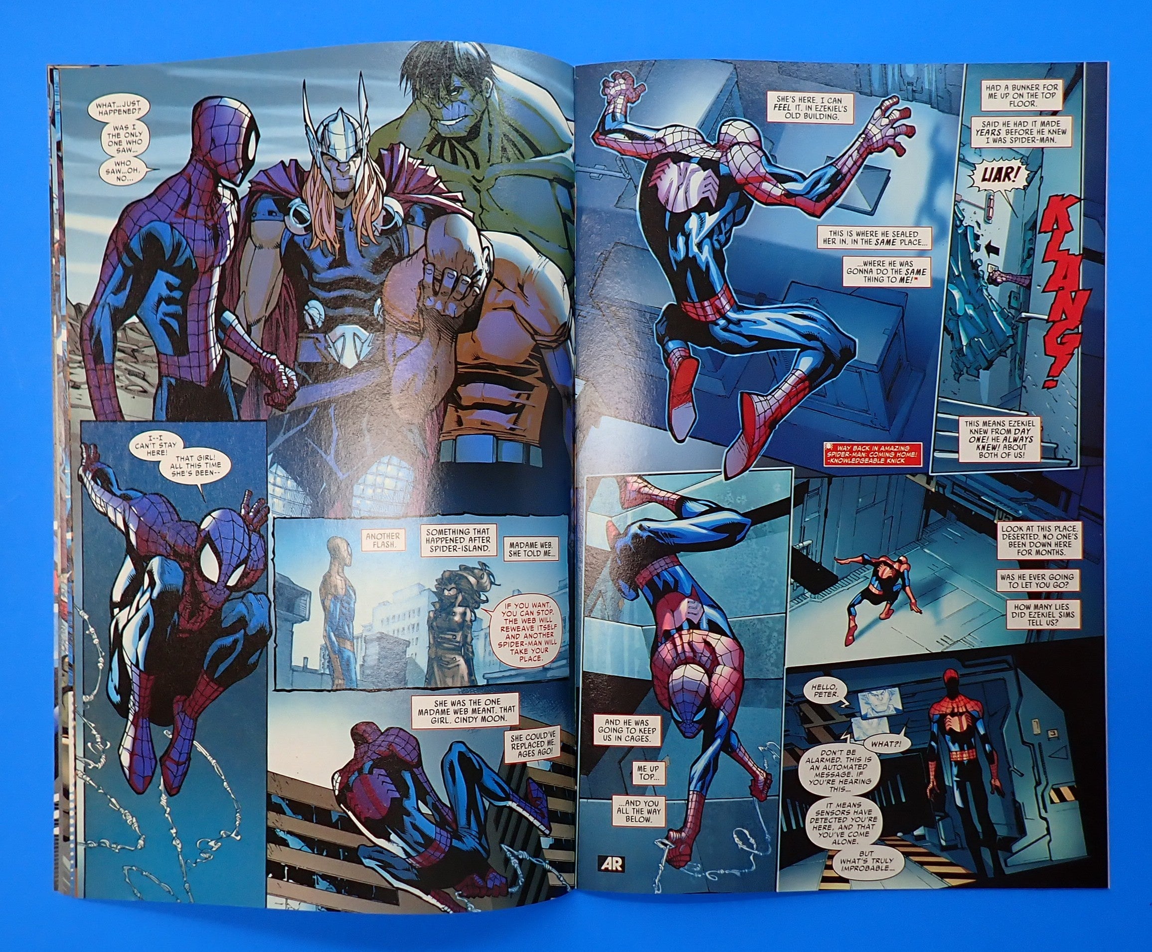 Amazing Spider-Man #4 (2014) - NM+ (9.4+) - 1st Full App. Silk