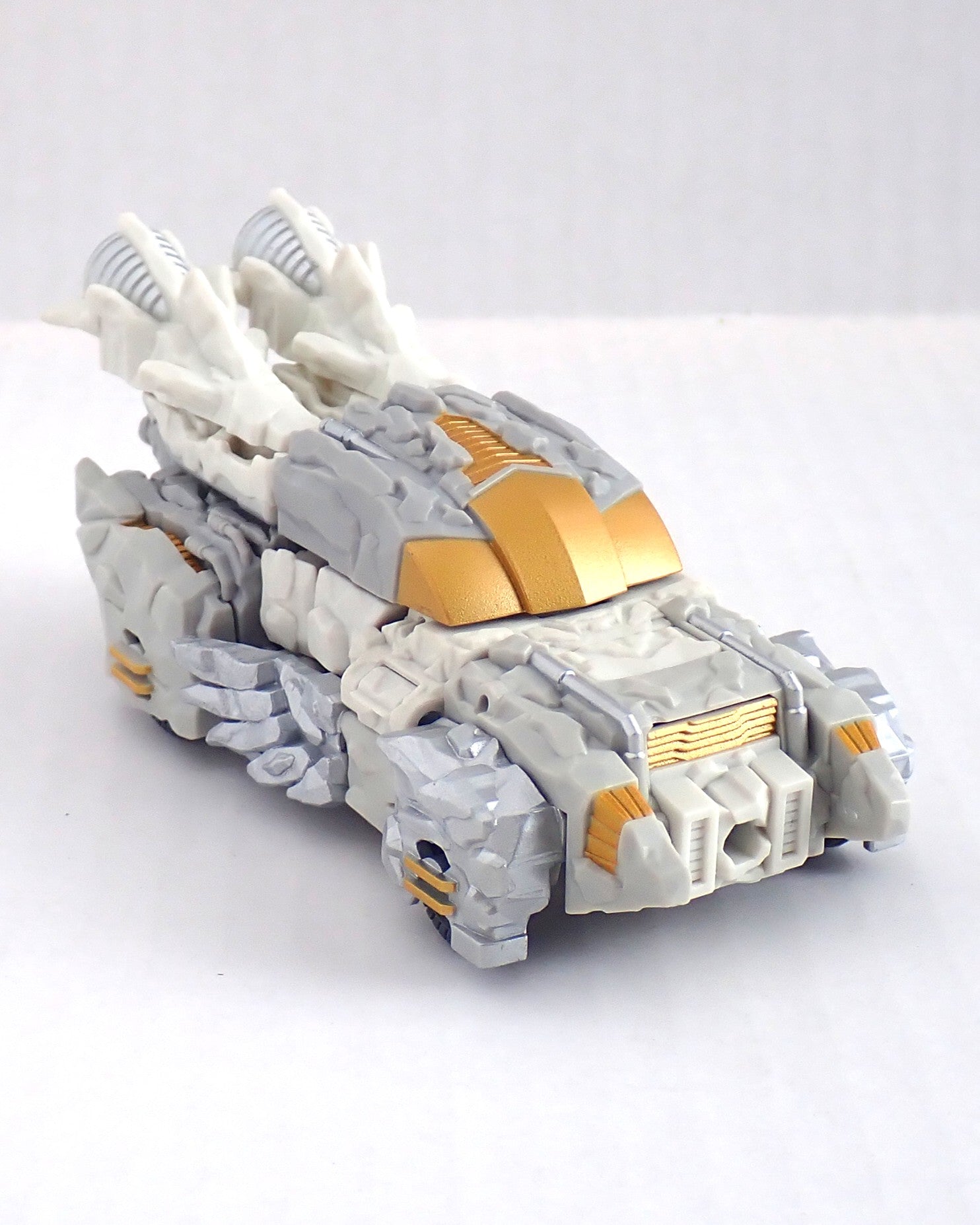 Infernac Universe Nucleous - Transformers Legacy United [Pre-Owned]