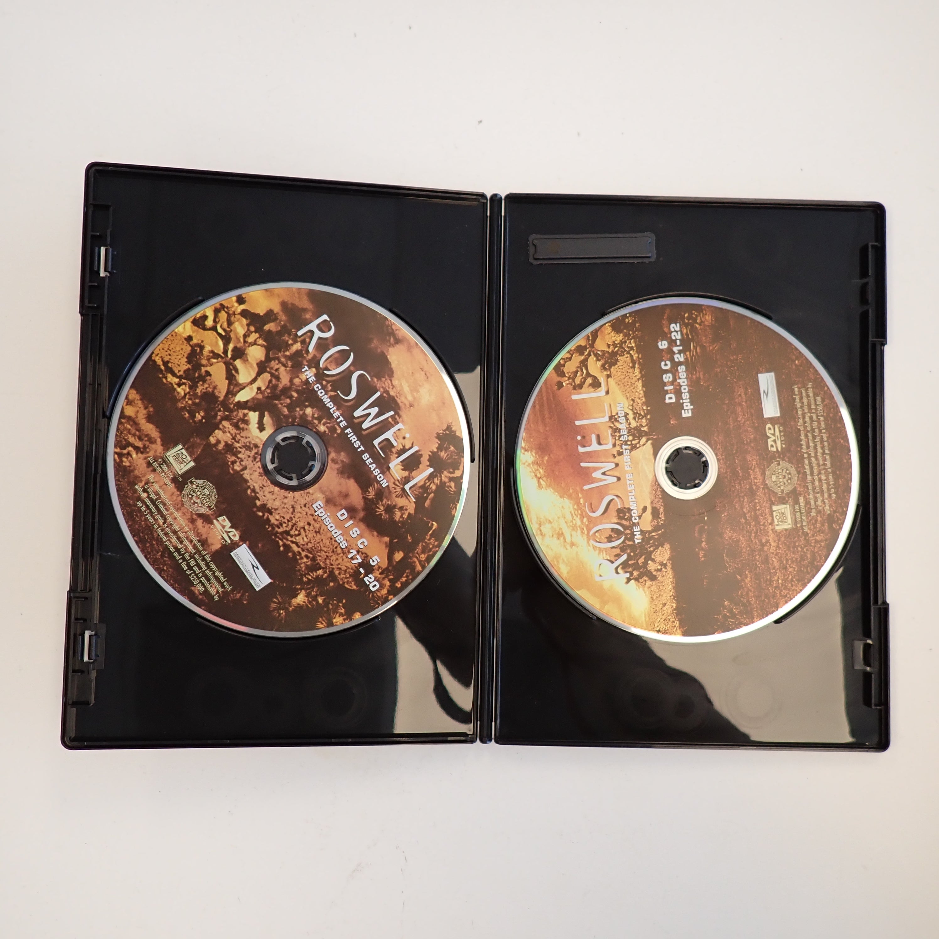 Roswell Season 1 - DVD – Infinity Flux
