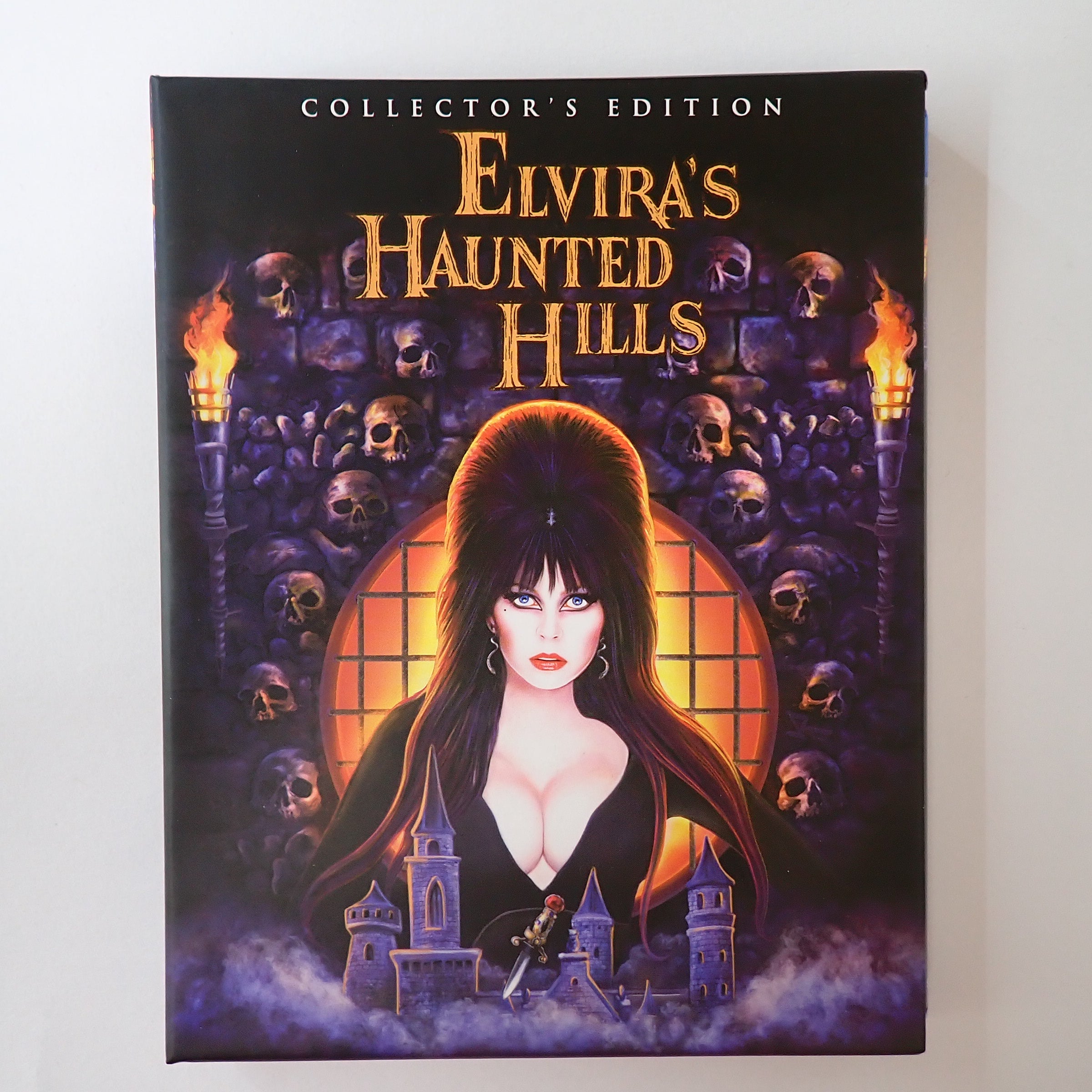 Elvira's Haunted Hills Collector's Edition - Blu-Ray [Pre-Owned]