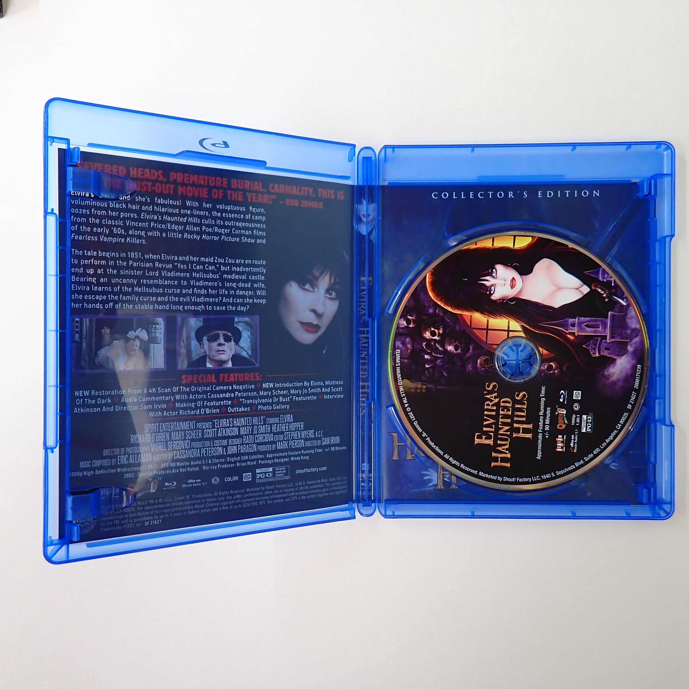 Elvira's Haunted Hills Collector's Edition - Blu-Ray [Pre-Owned]