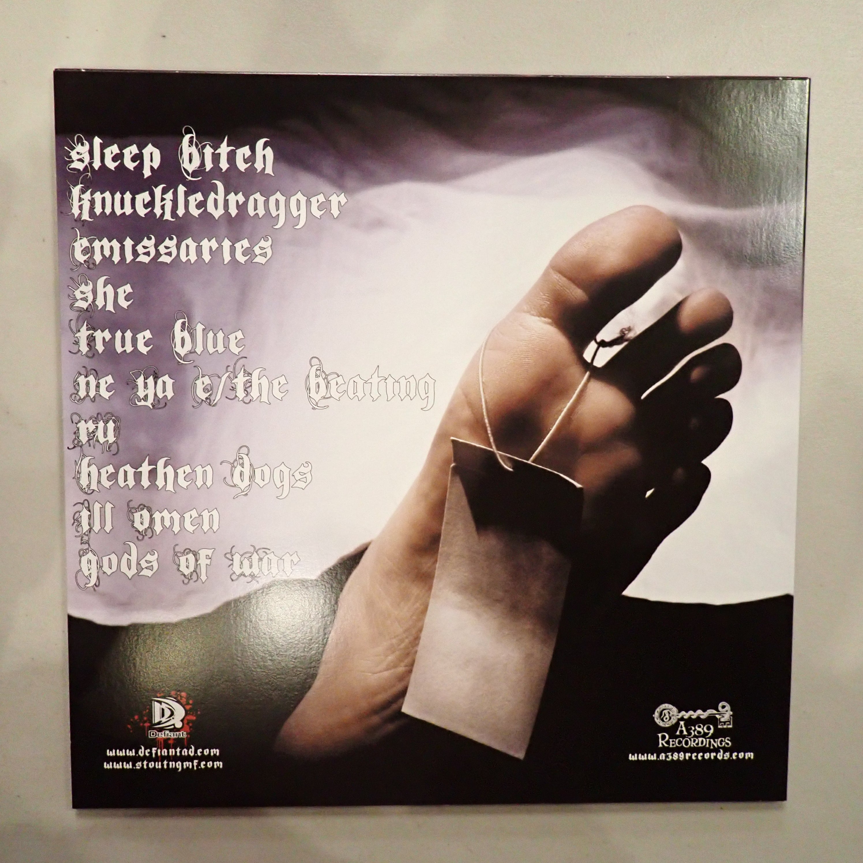 Stout – Sleep Bitch