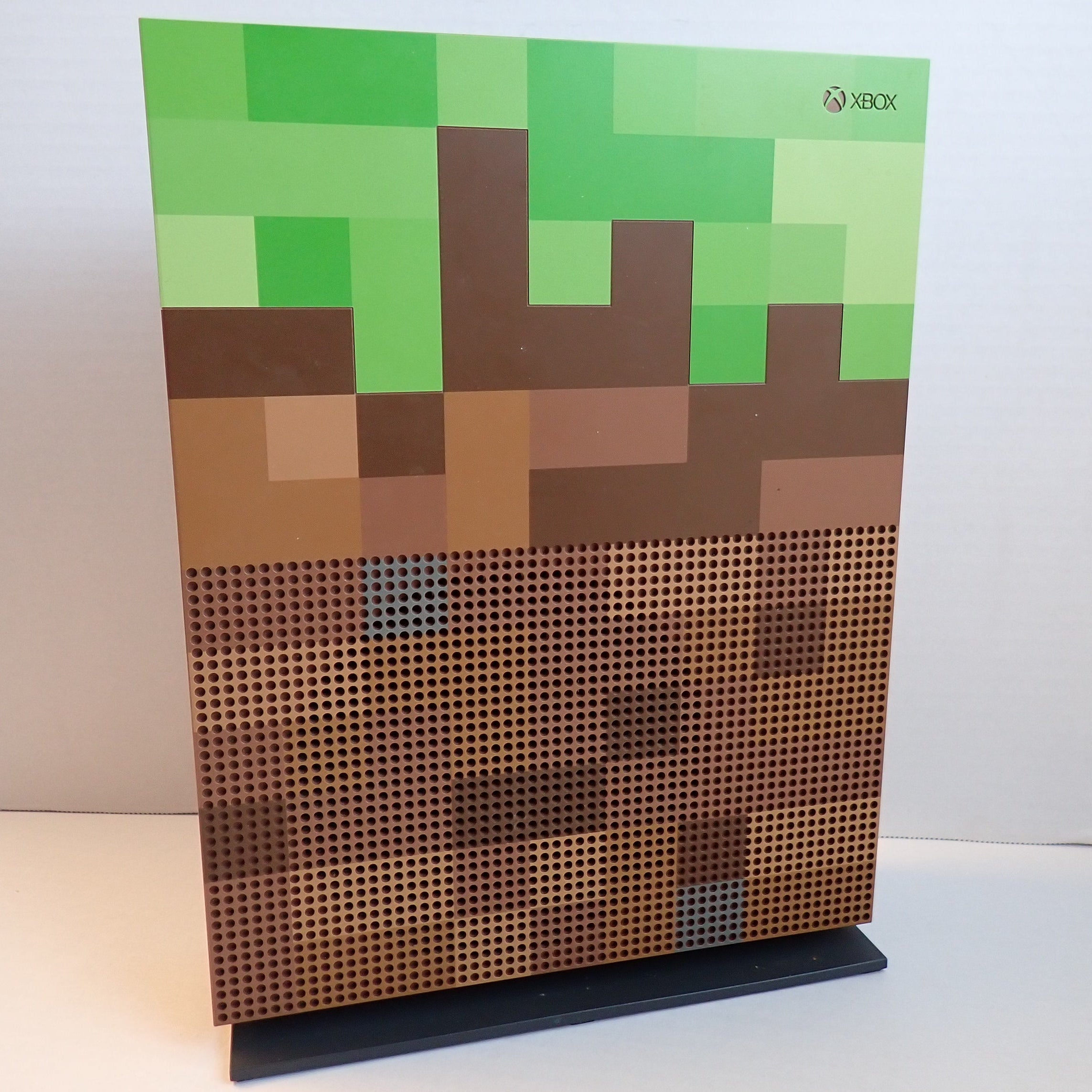 Xbox One S Console/System - Minecraft