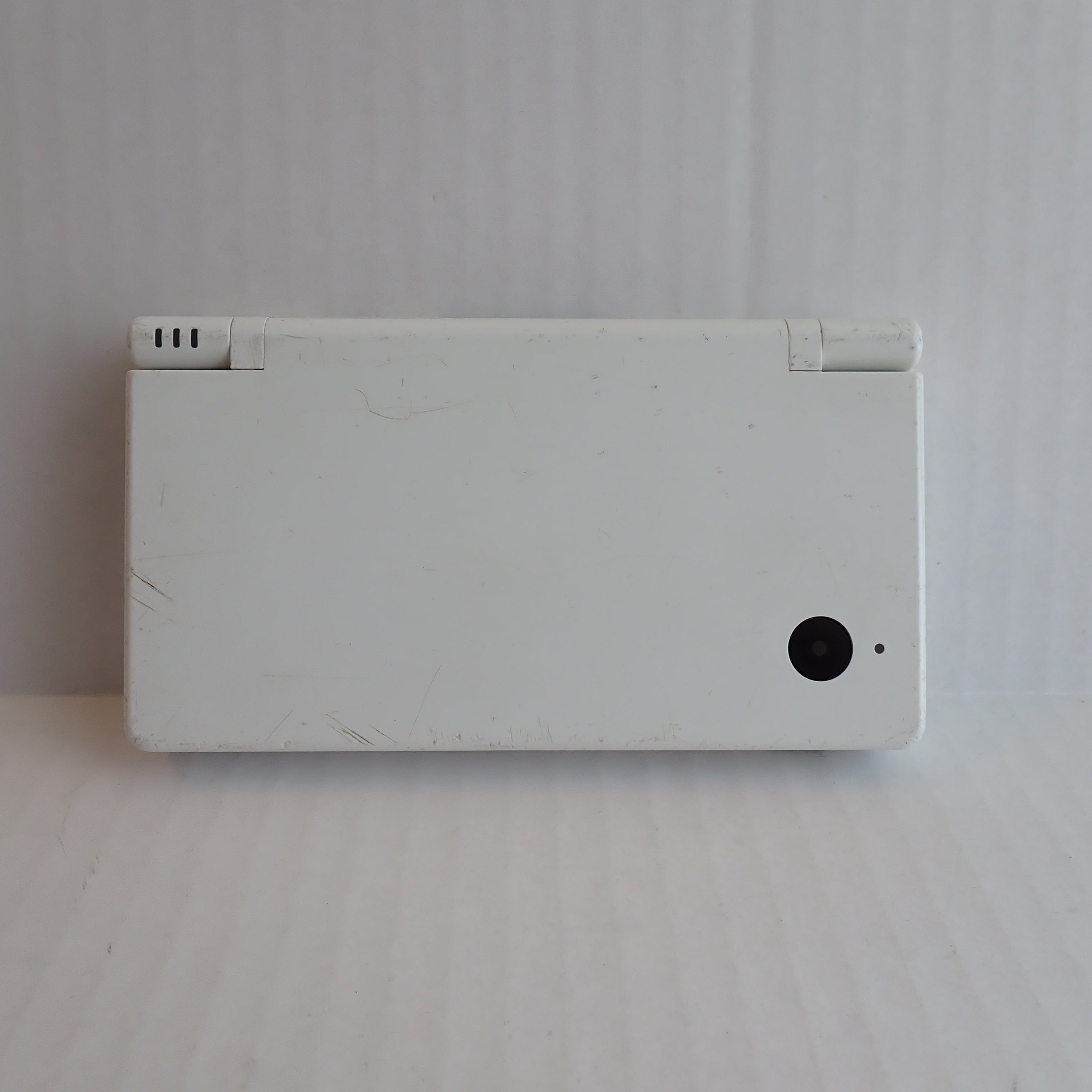 Nintendo DSi Console/System - White (Pre-owned)