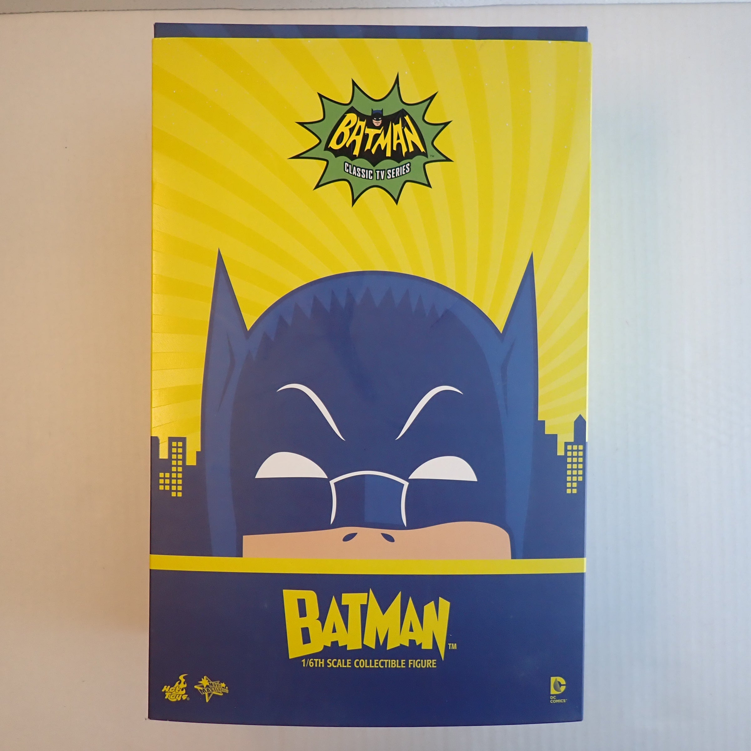 Batman 1/6 scale classic TV Series - Hot Toys (Pre-Owned)