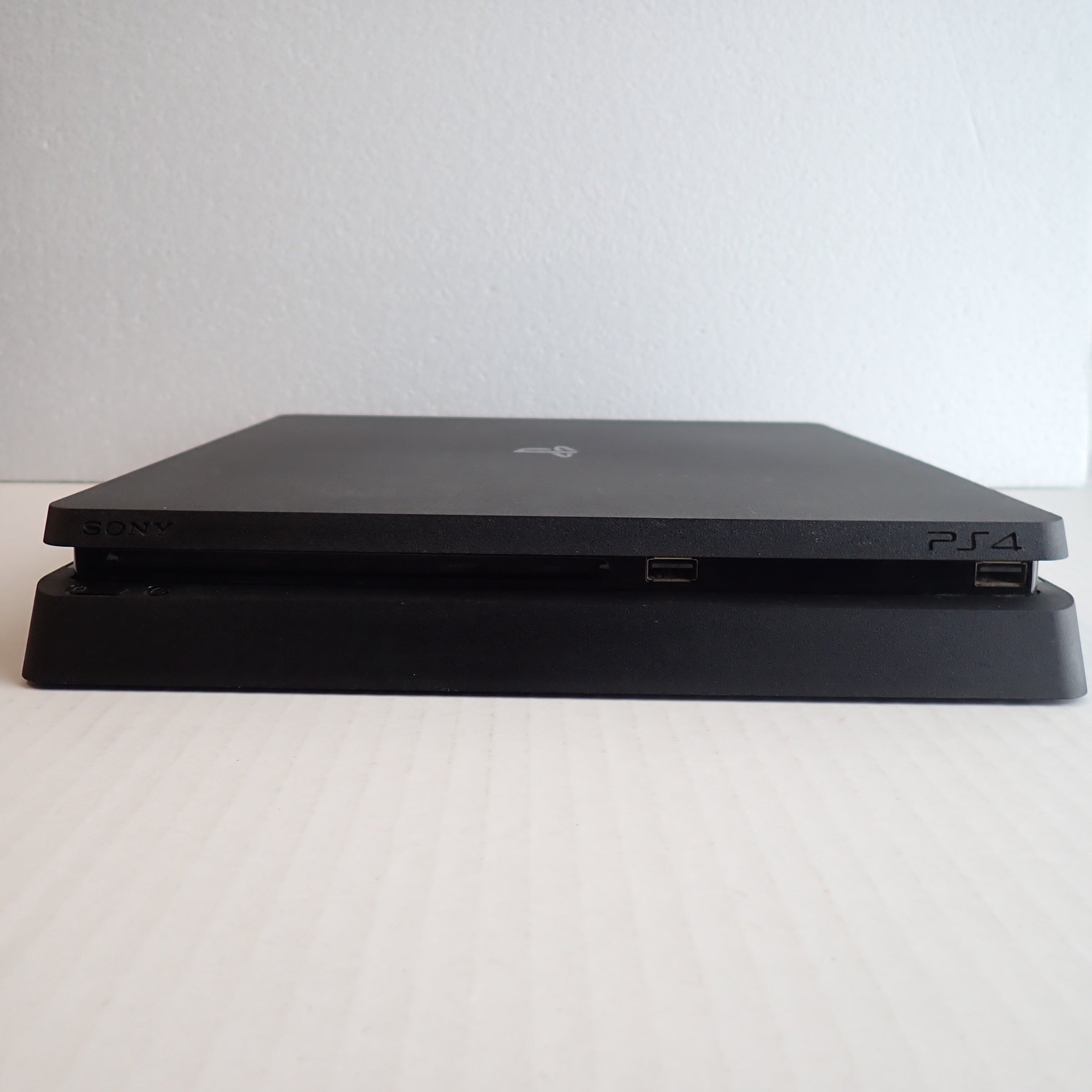 PlayStation 4 Slim Console - Black (Pre-Owned)
