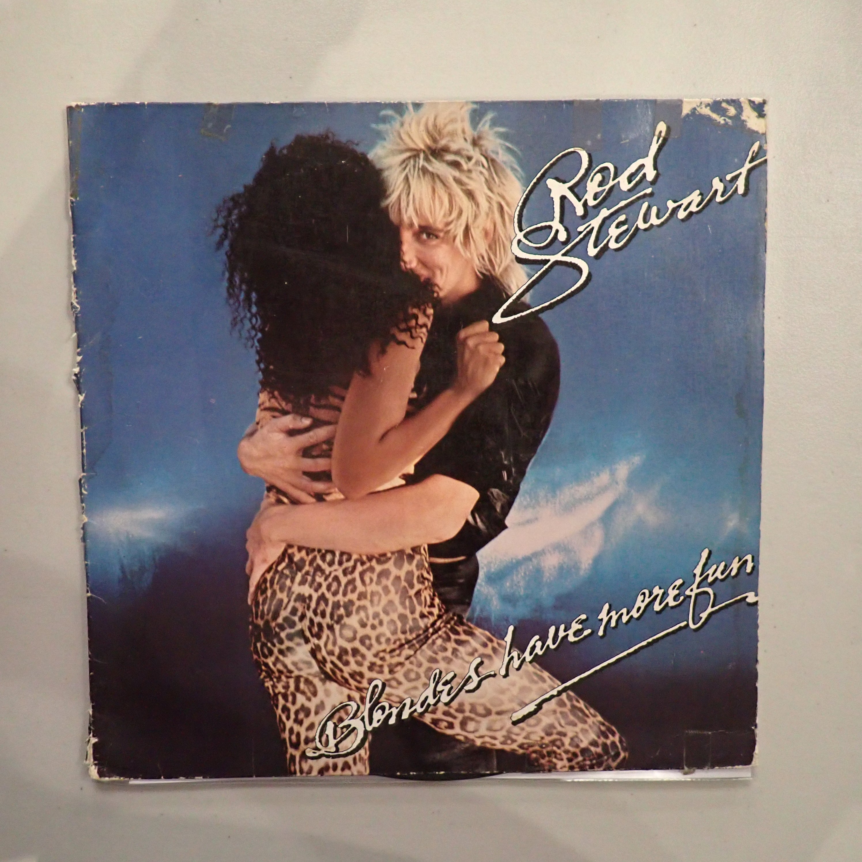 Rod Stewart – Blondes Have More Fun