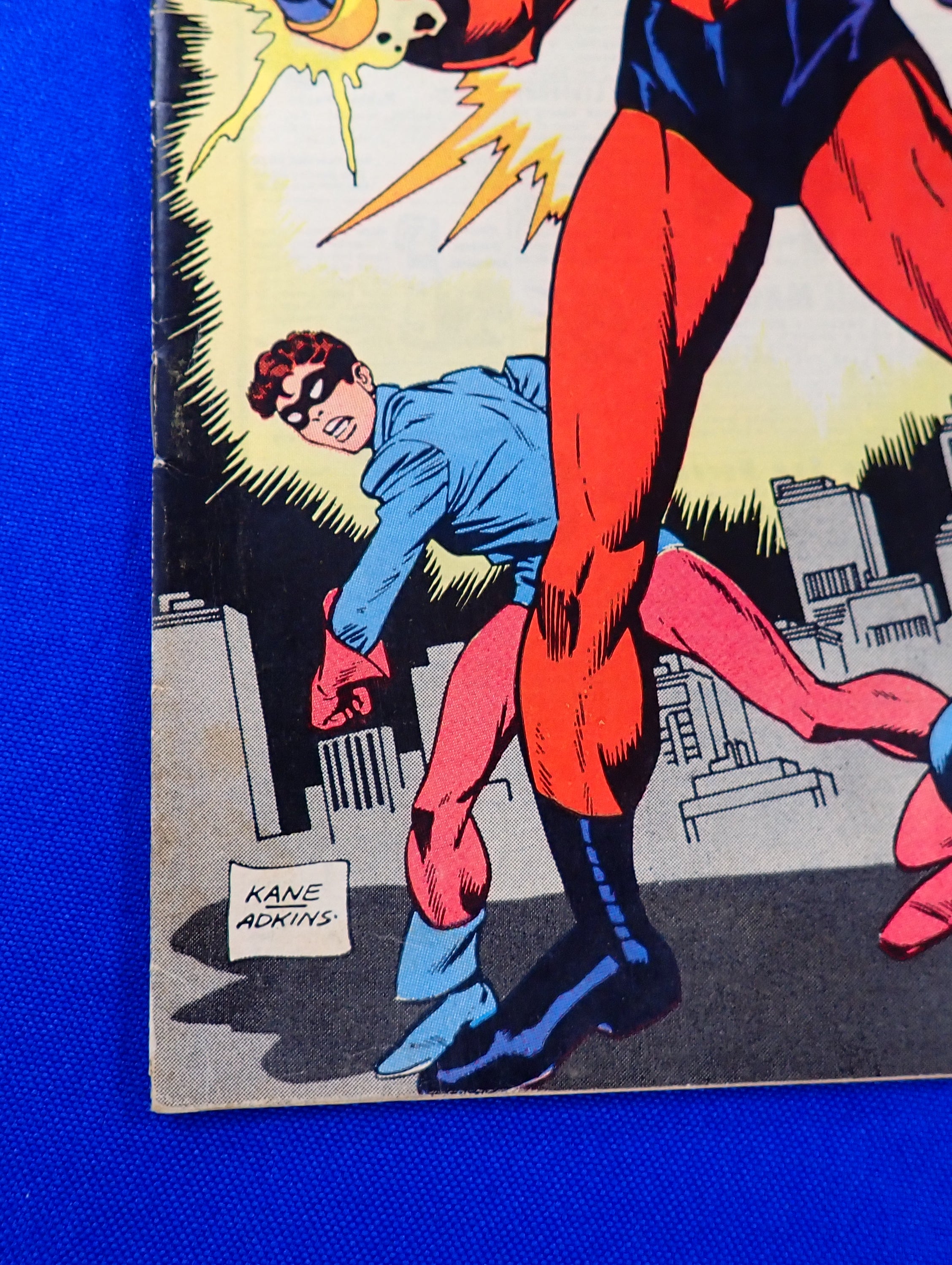 Captain Marvel #17 (1969) - FN (6.0) - 1st Cover App. of New Suit
