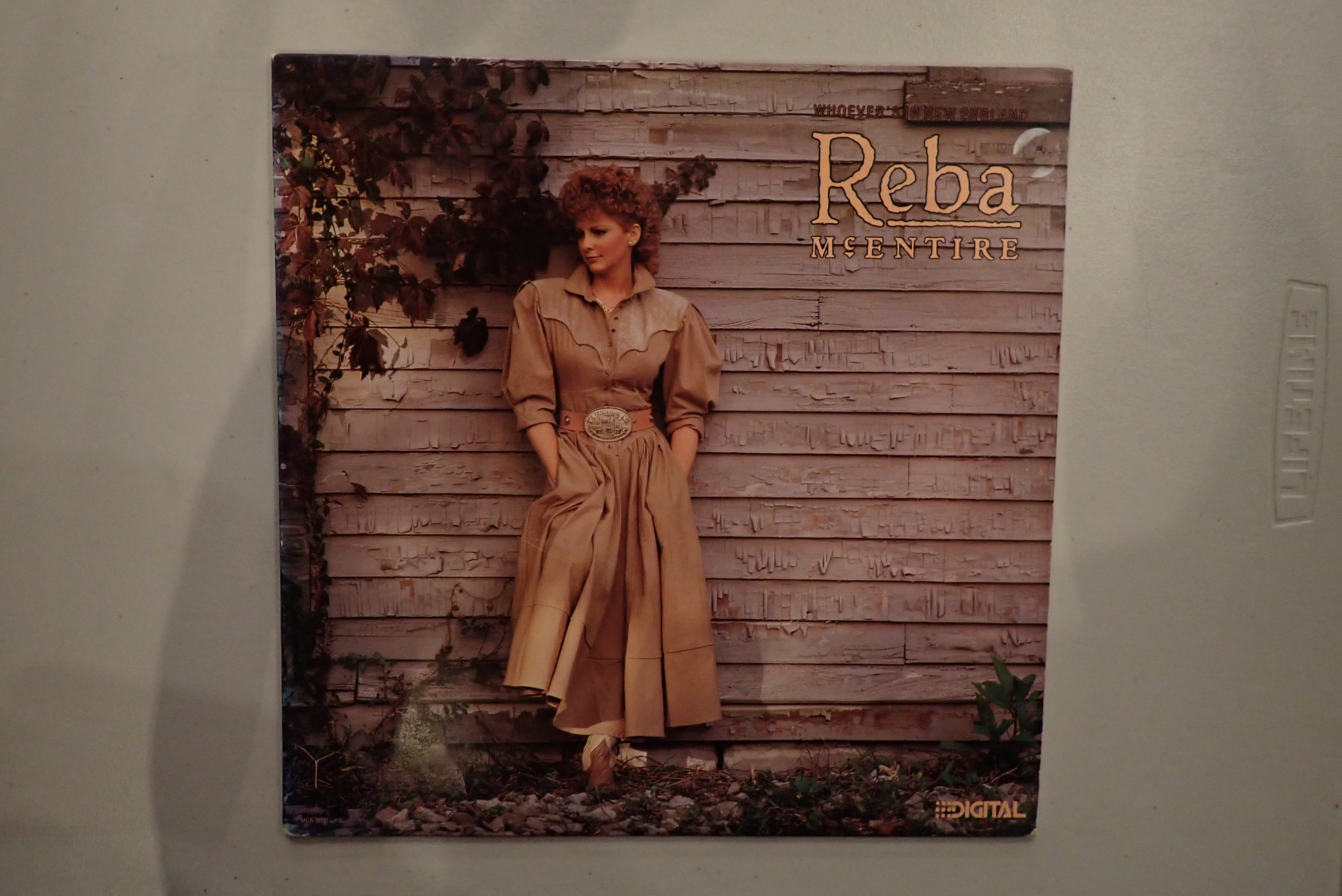 Reba McEntire – Whoever's In New England