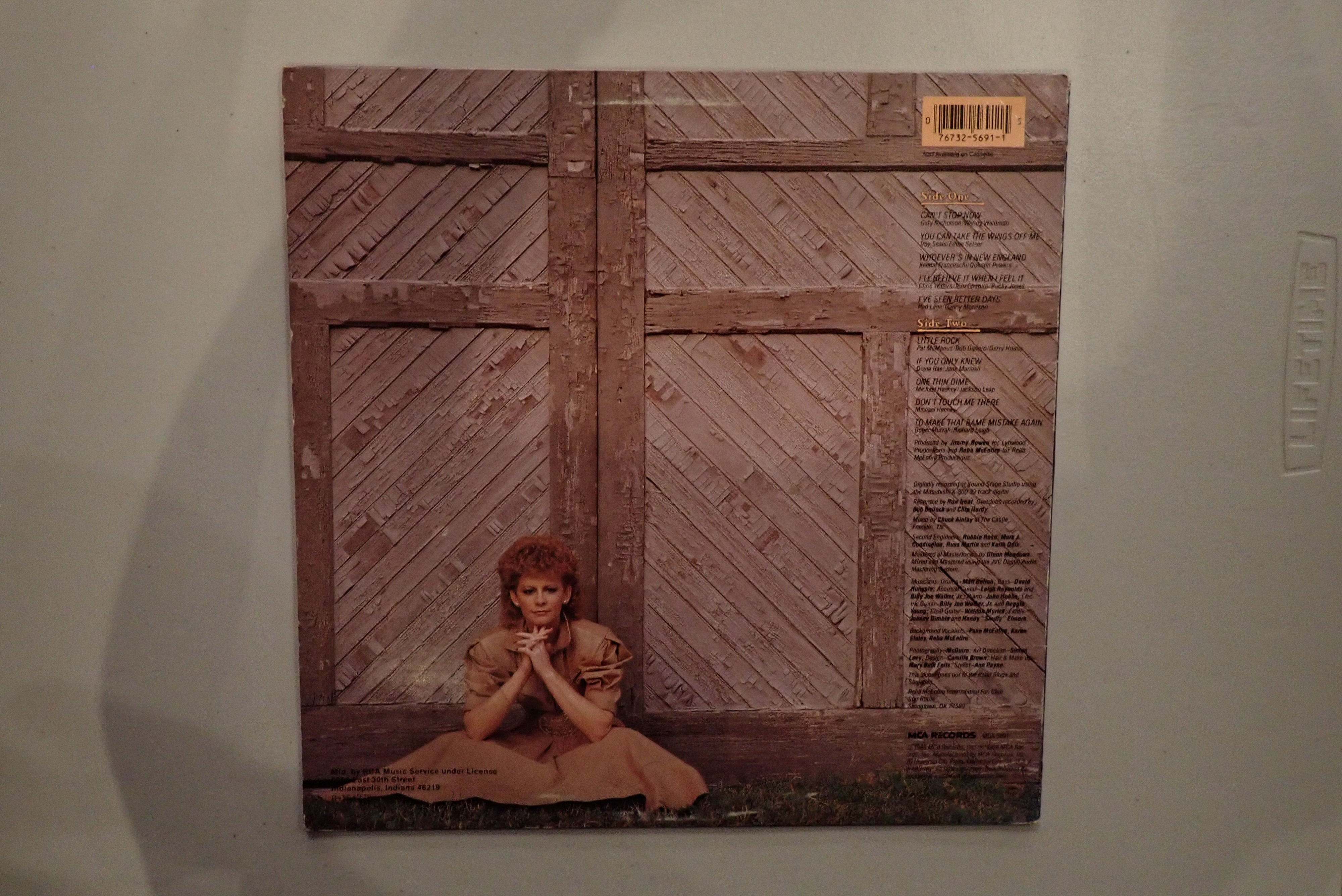 Reba McEntire – Whoever's In New England