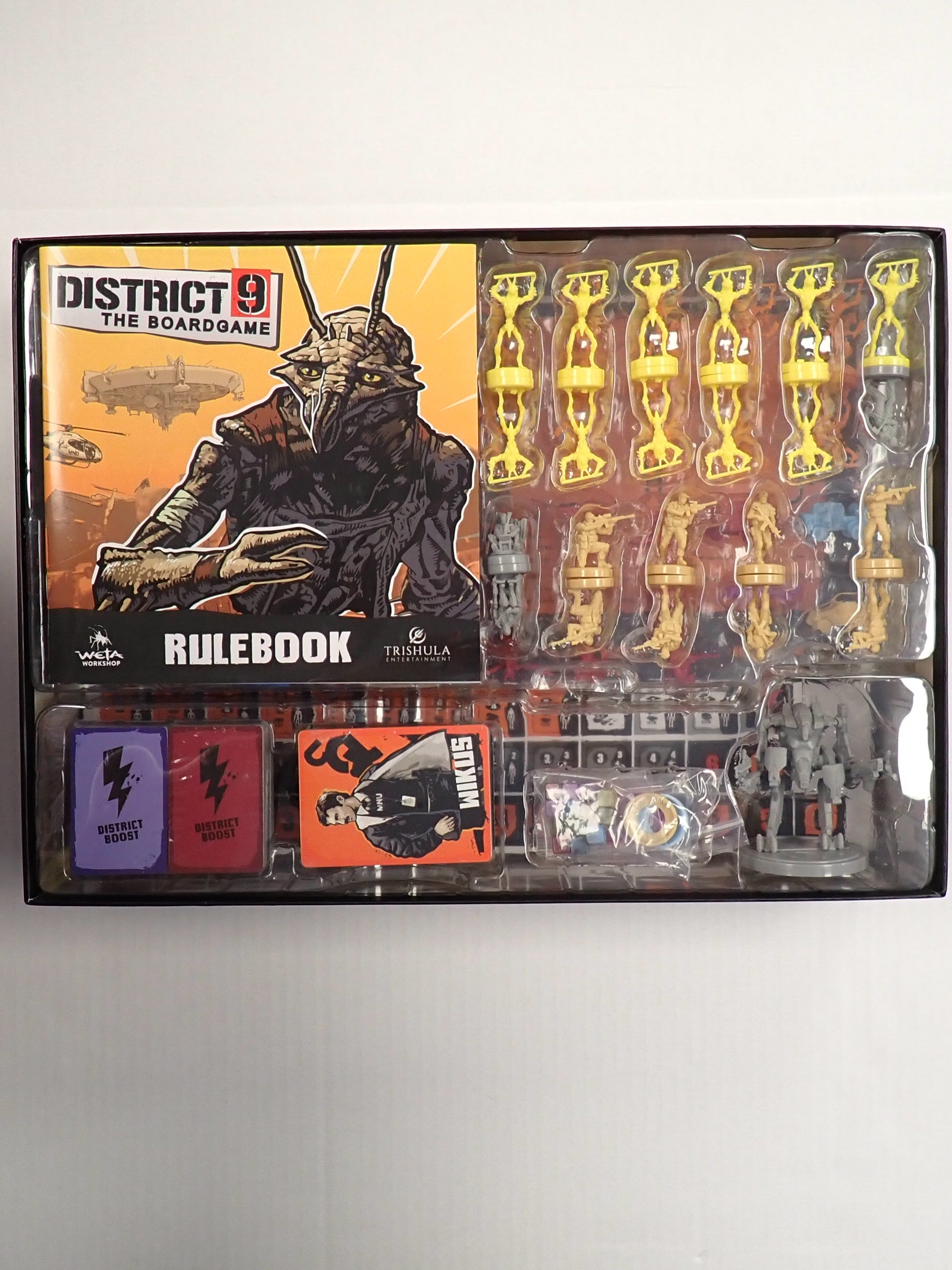 District 9 The Board Game [Pre-Owned]