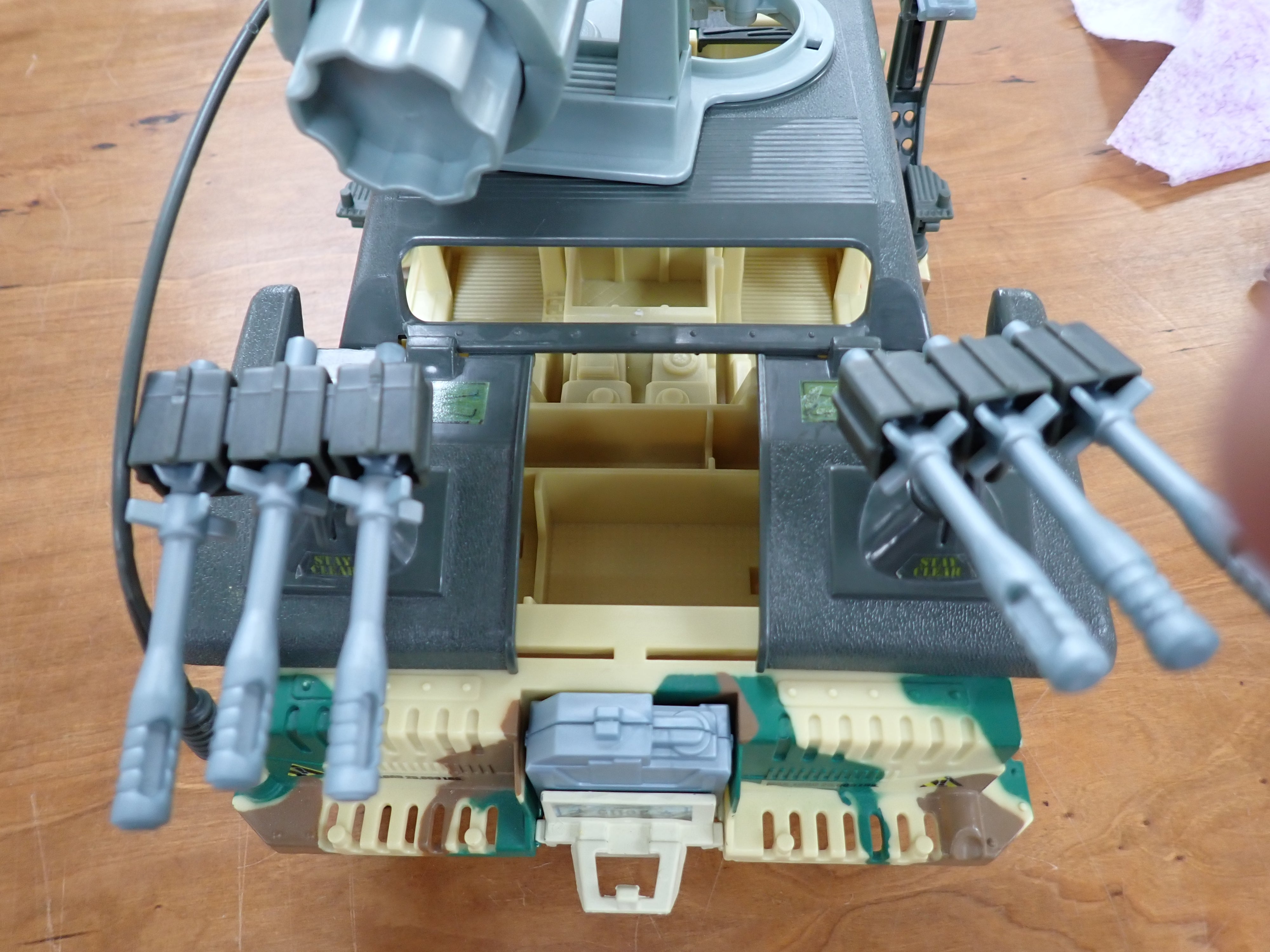 Brawler Humvee 2001