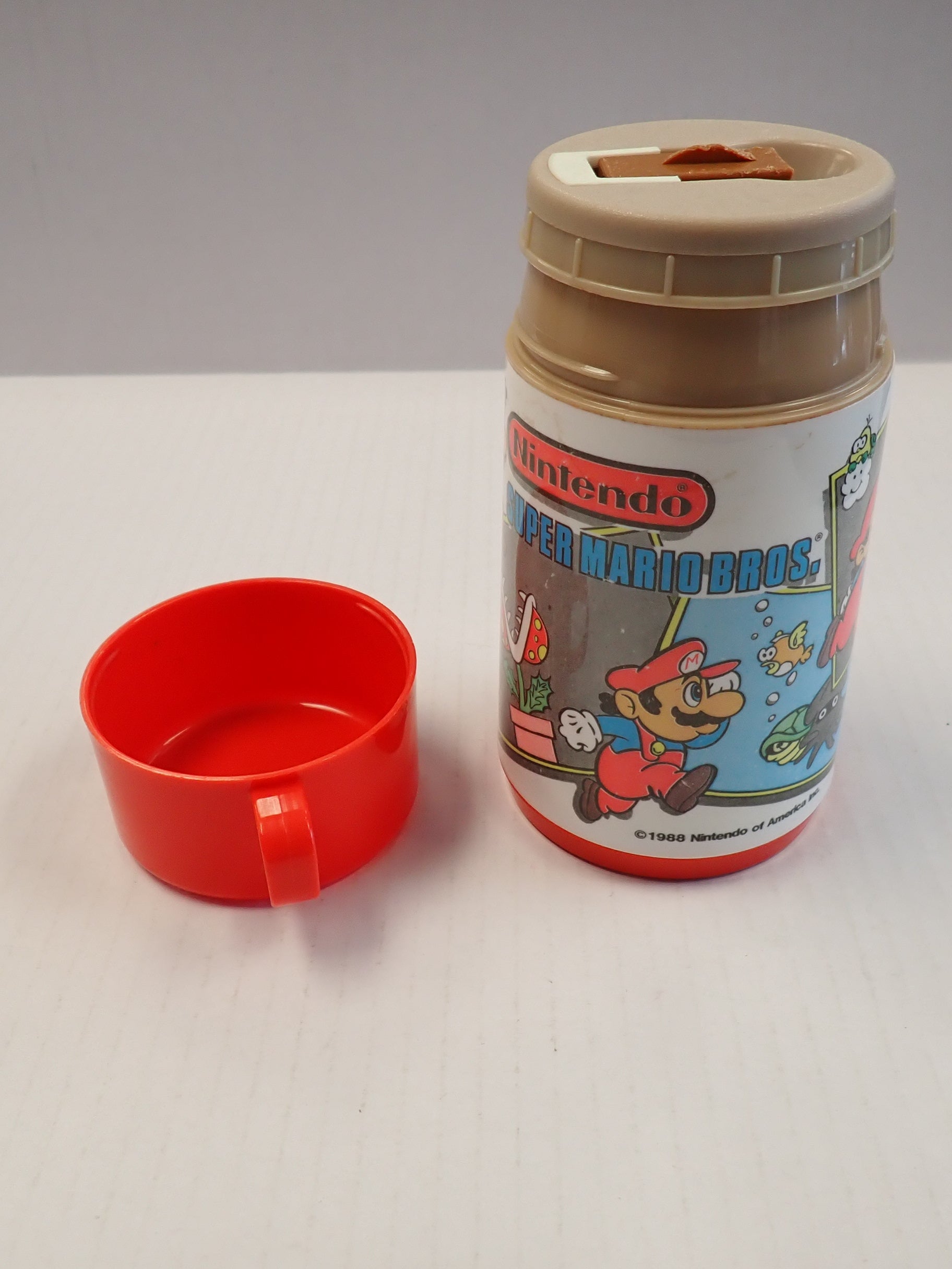 Super Mario Bros Lunchbox and Thermos [Pre-Owned]