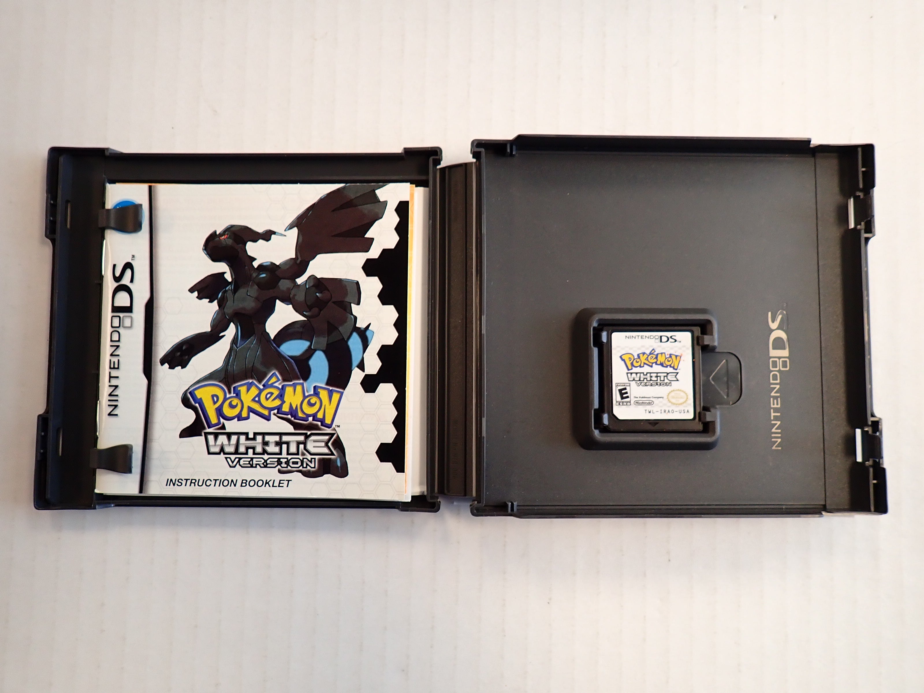Pokemon White Version - DS