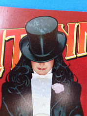 Zatanna #16 (2011) - VF+ (8.5) - Iconic Adam Hughes Cover