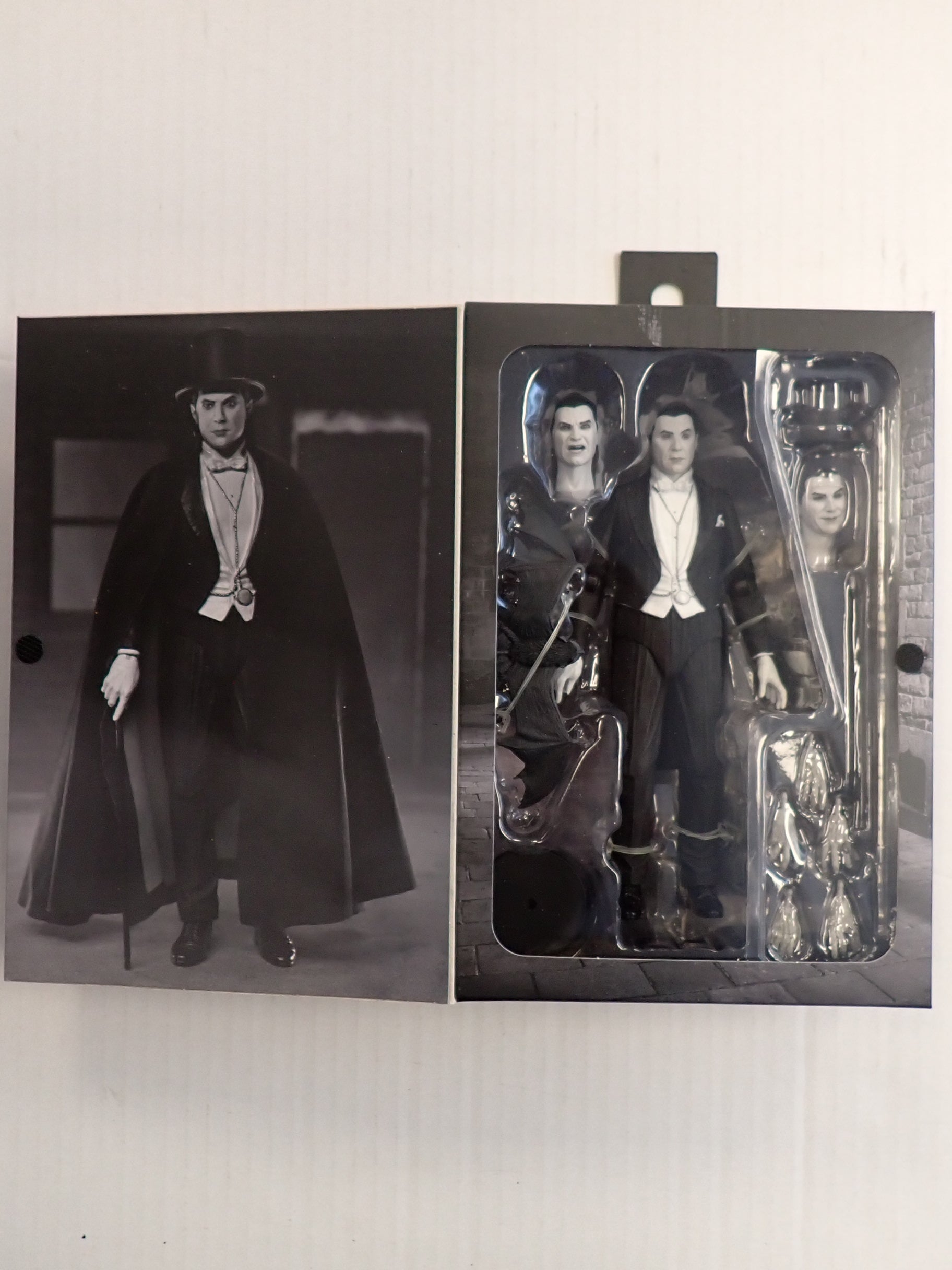 Ultimate Count Dracula - Dracula NECA Figure [Pre-Owned]