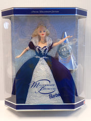 2000 Special Edition Happy Holidays Barbie [Pre-Owned]