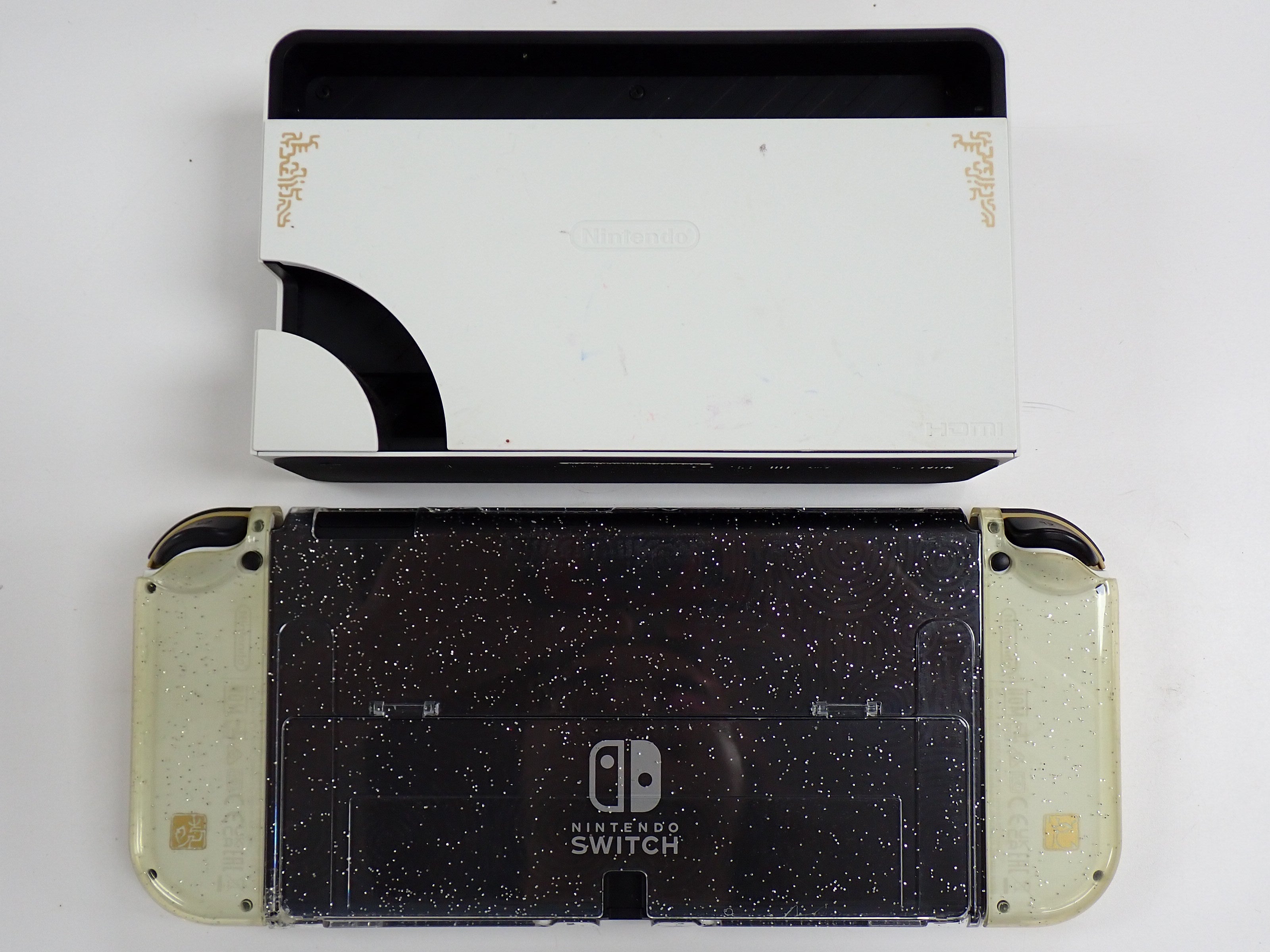 Nintendo Switch OLED - The Legend of Zelda Tears of the Kingdom Edition