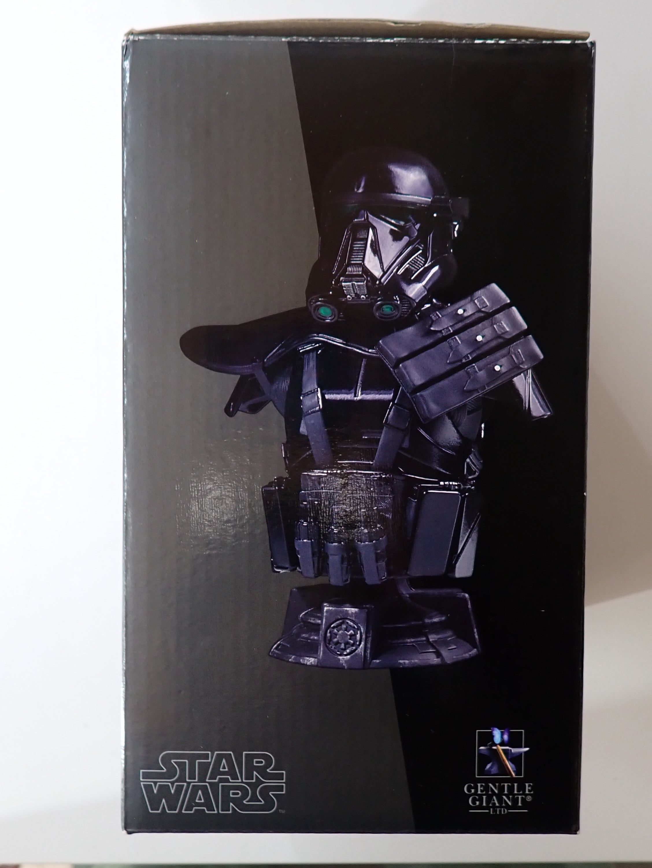 Gentle Giant Death Trooper Specialist Bust