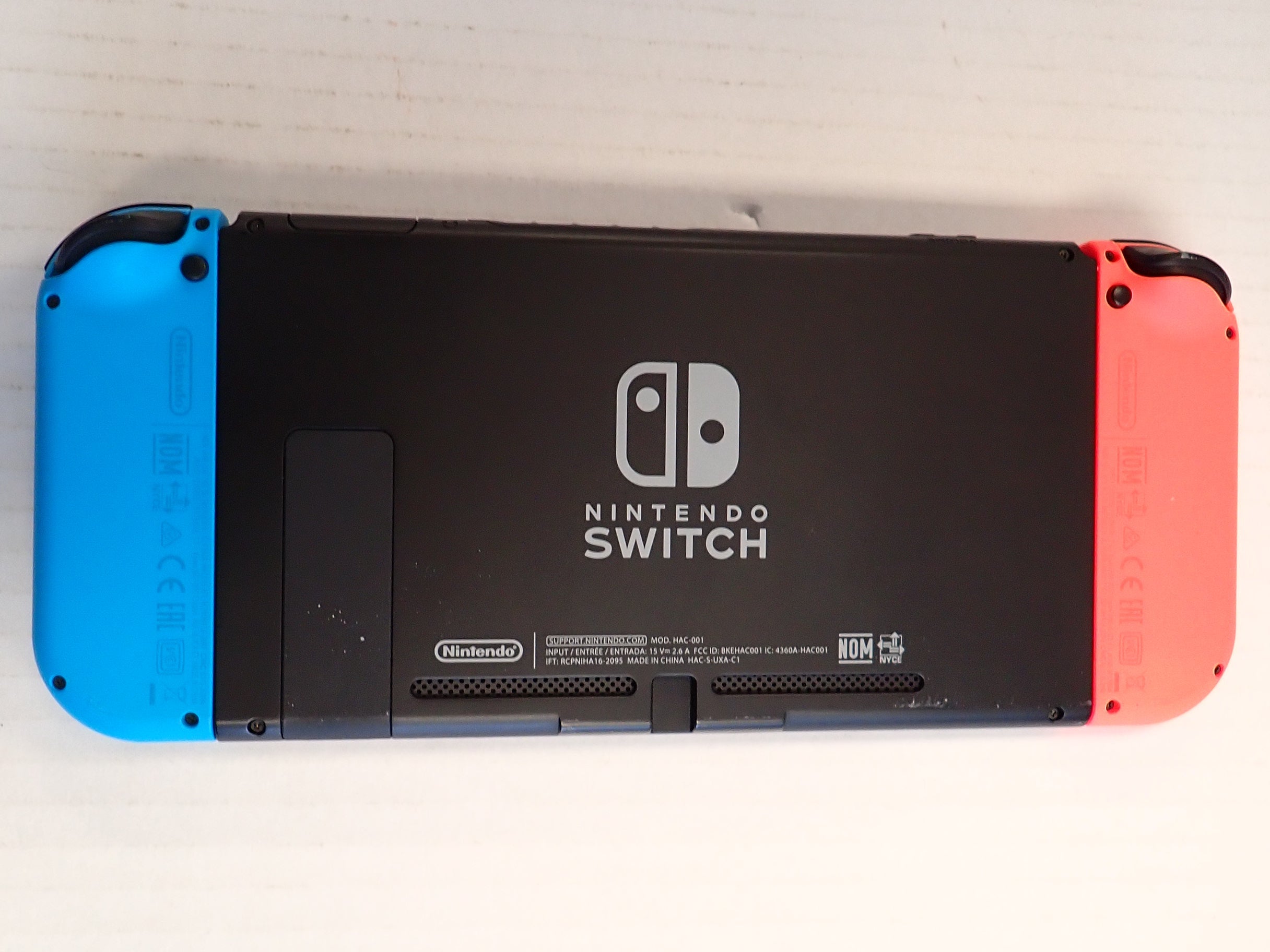 Nintendo Switch Console - Switch [Pre-Owned]