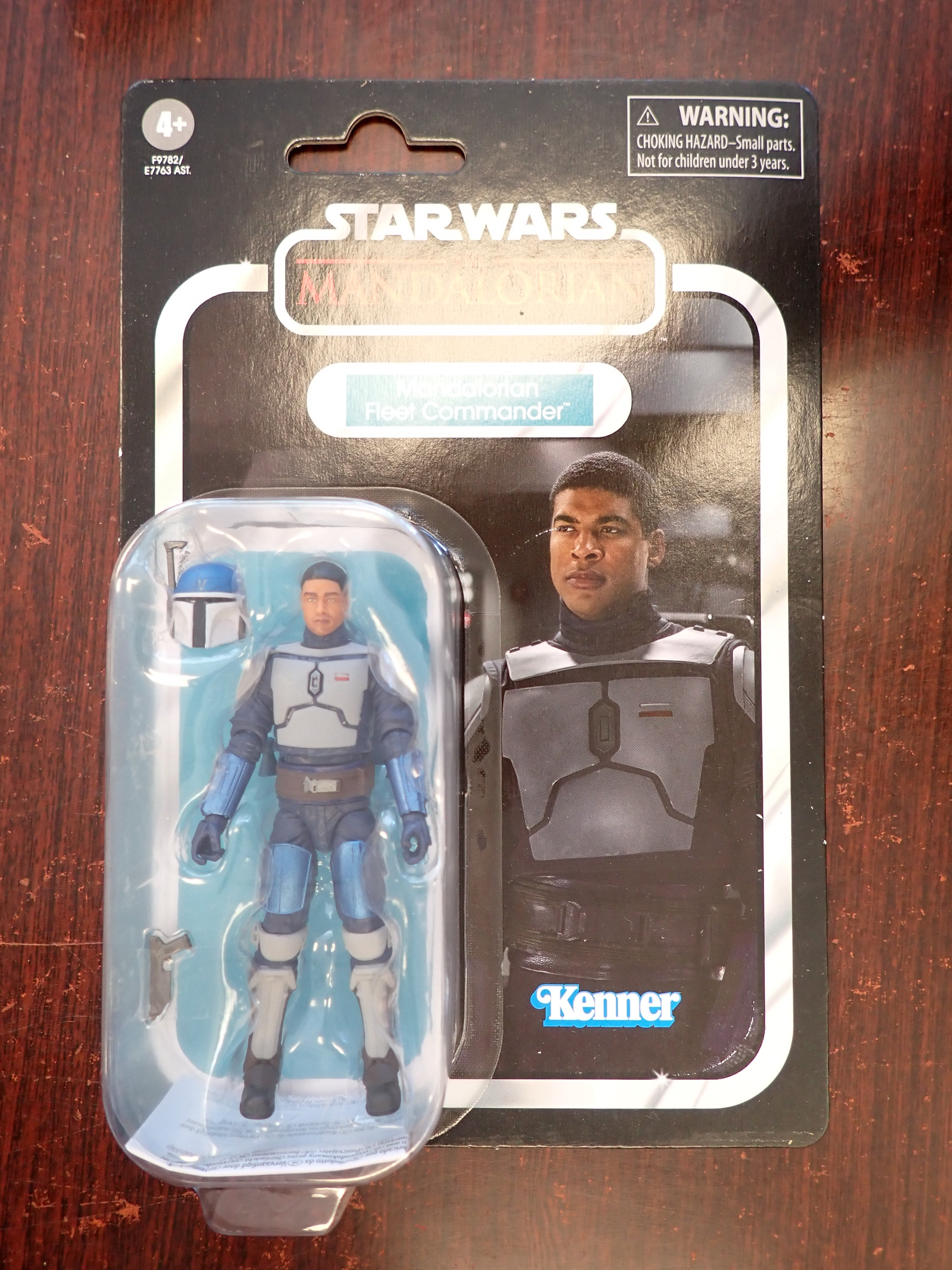 Mandalorian Fleet Commander - Retro Collection - The Mandalorian