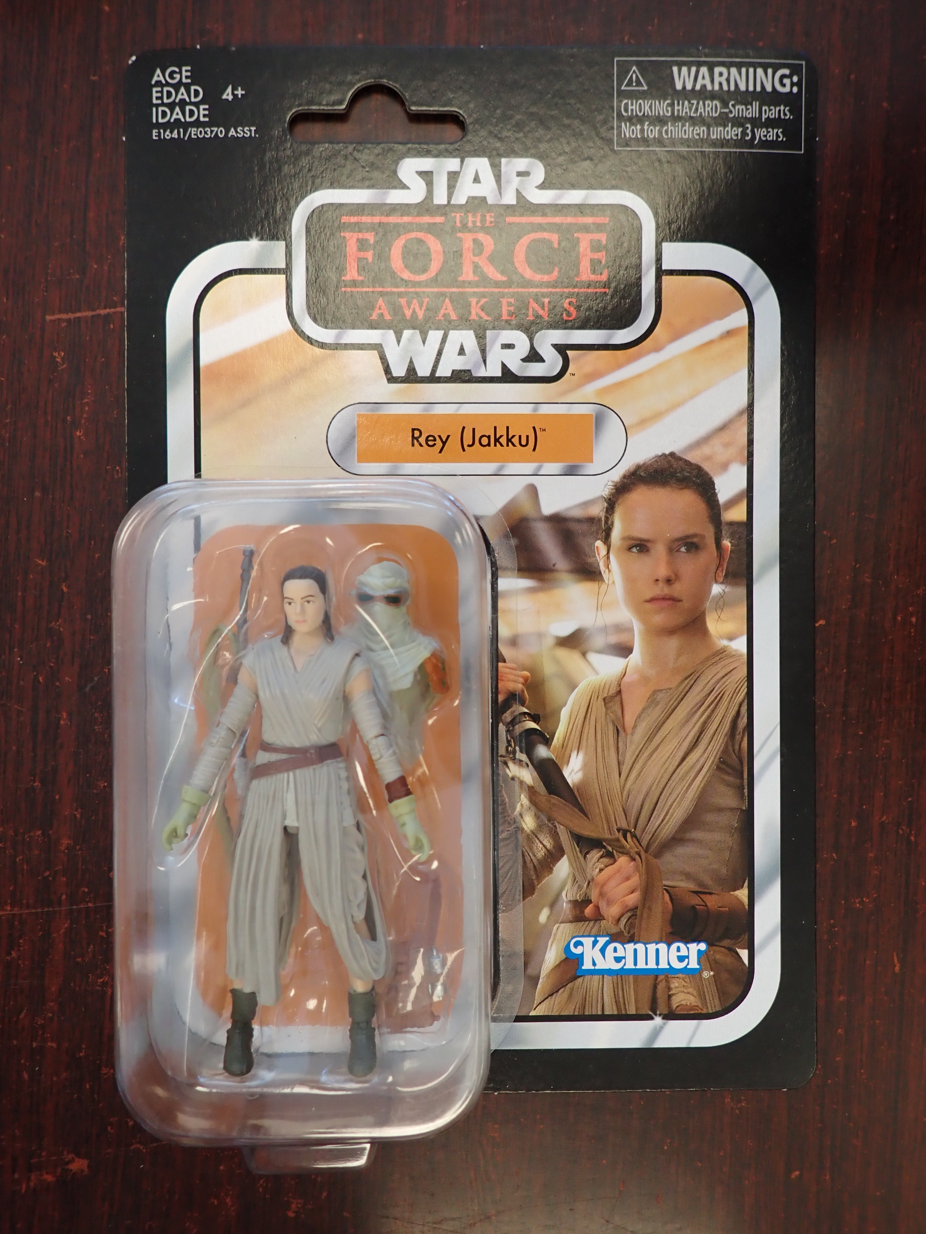 Rey (Jakku) - Retro Collection - The Force Awakens