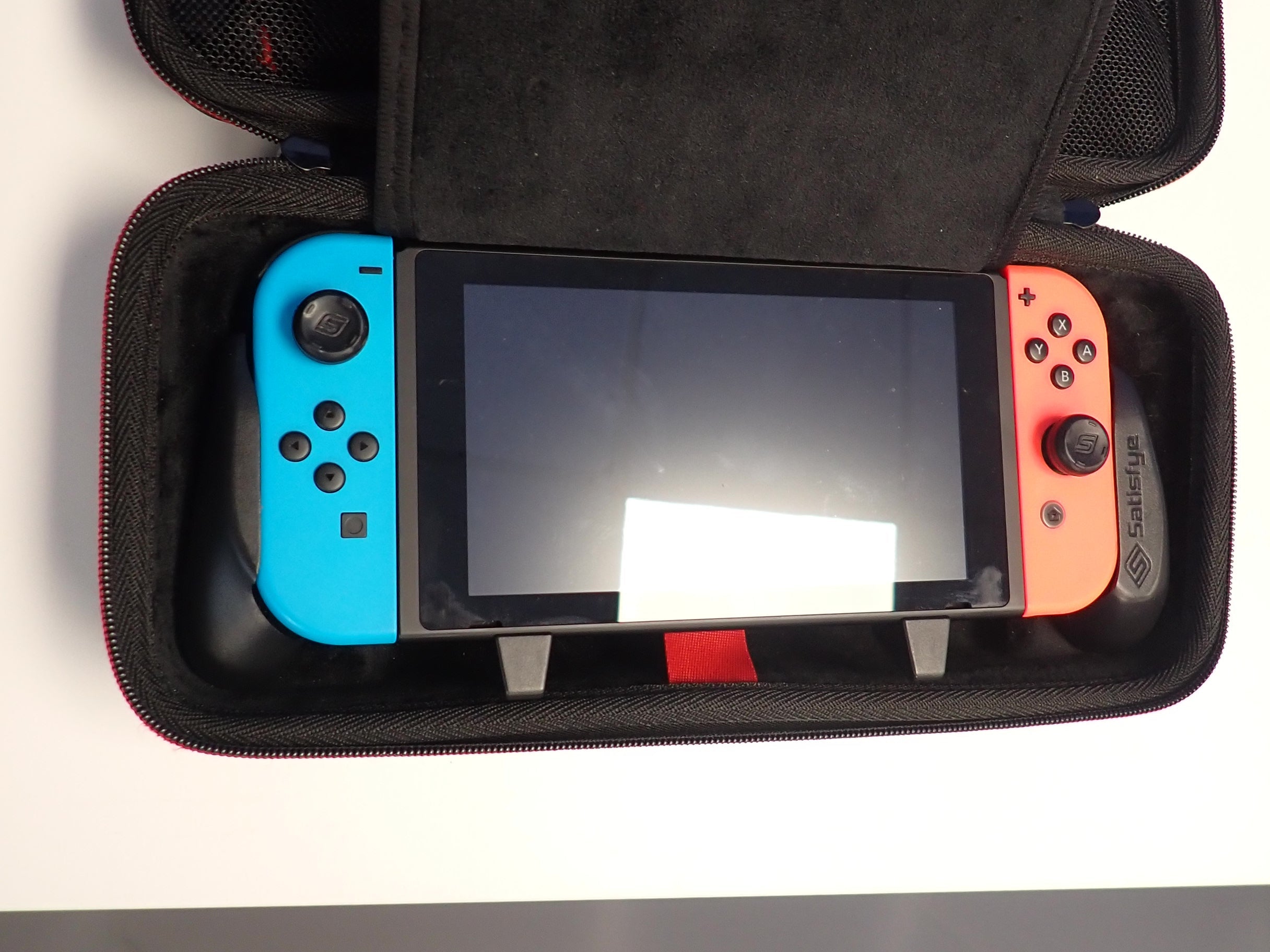 Nintendo Switch V2 [Pre-Owned]