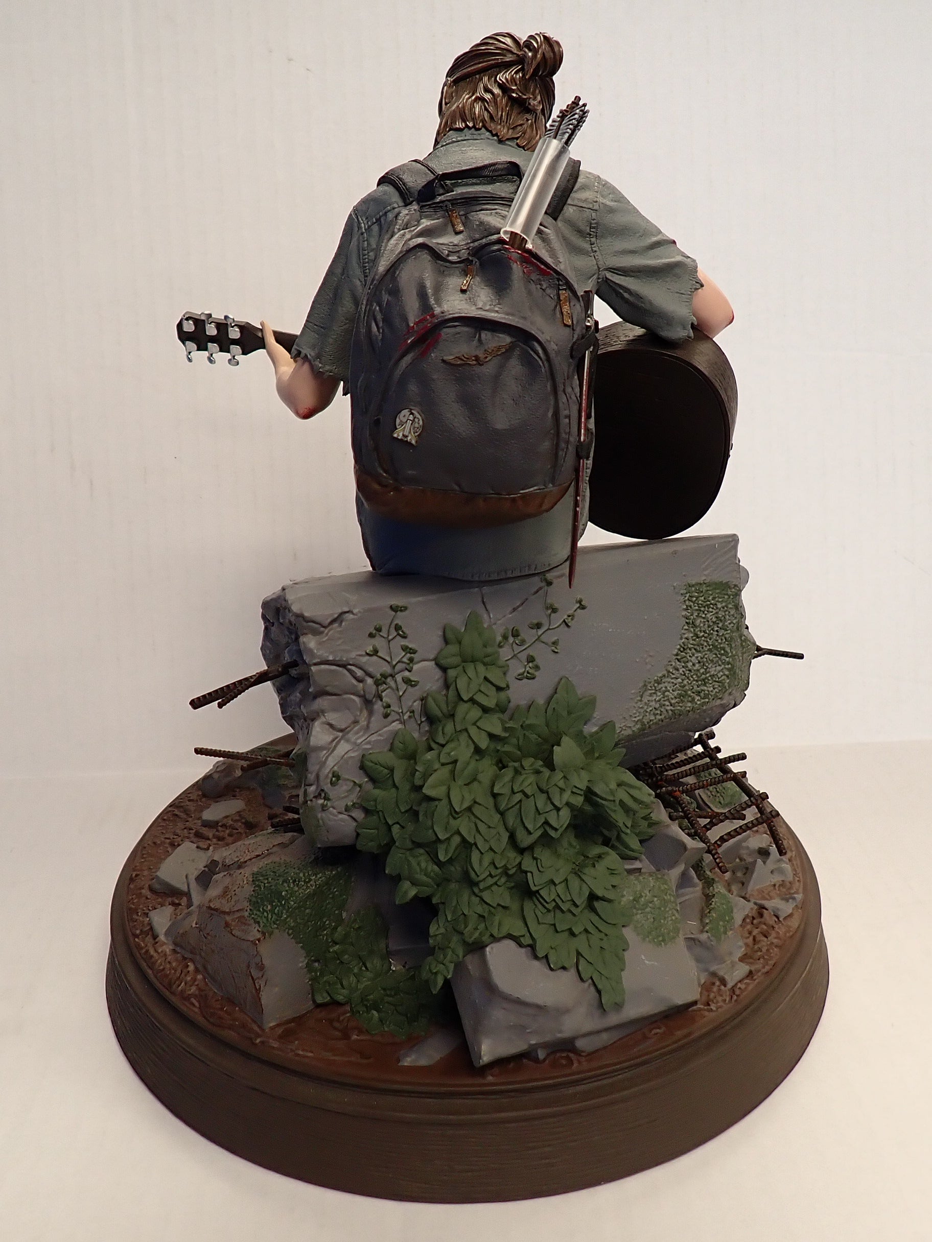 Ellie Last of Us Part II Statue [Pre-Owned]