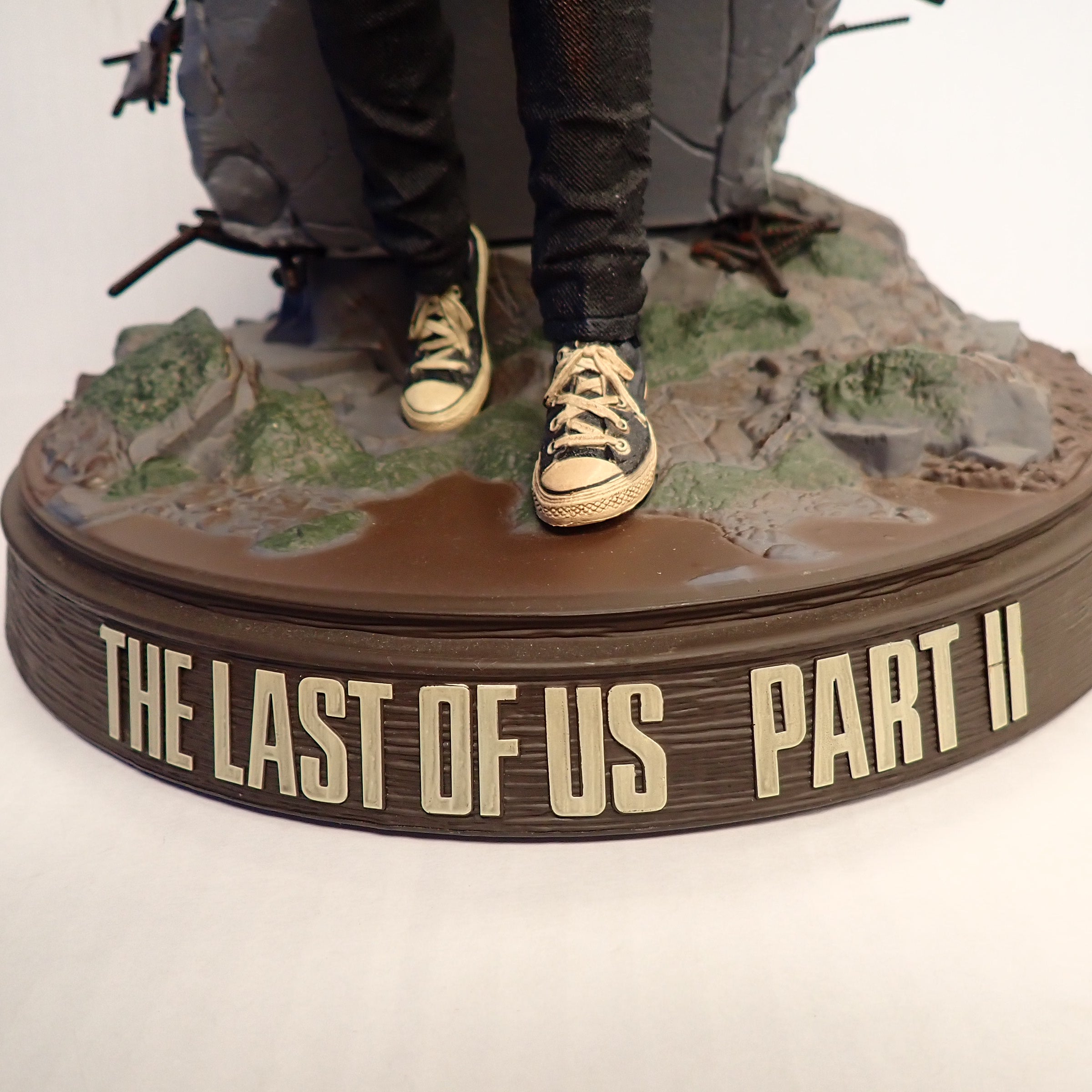 Ellie Last of Us Part II Statue [Pre-Owned]