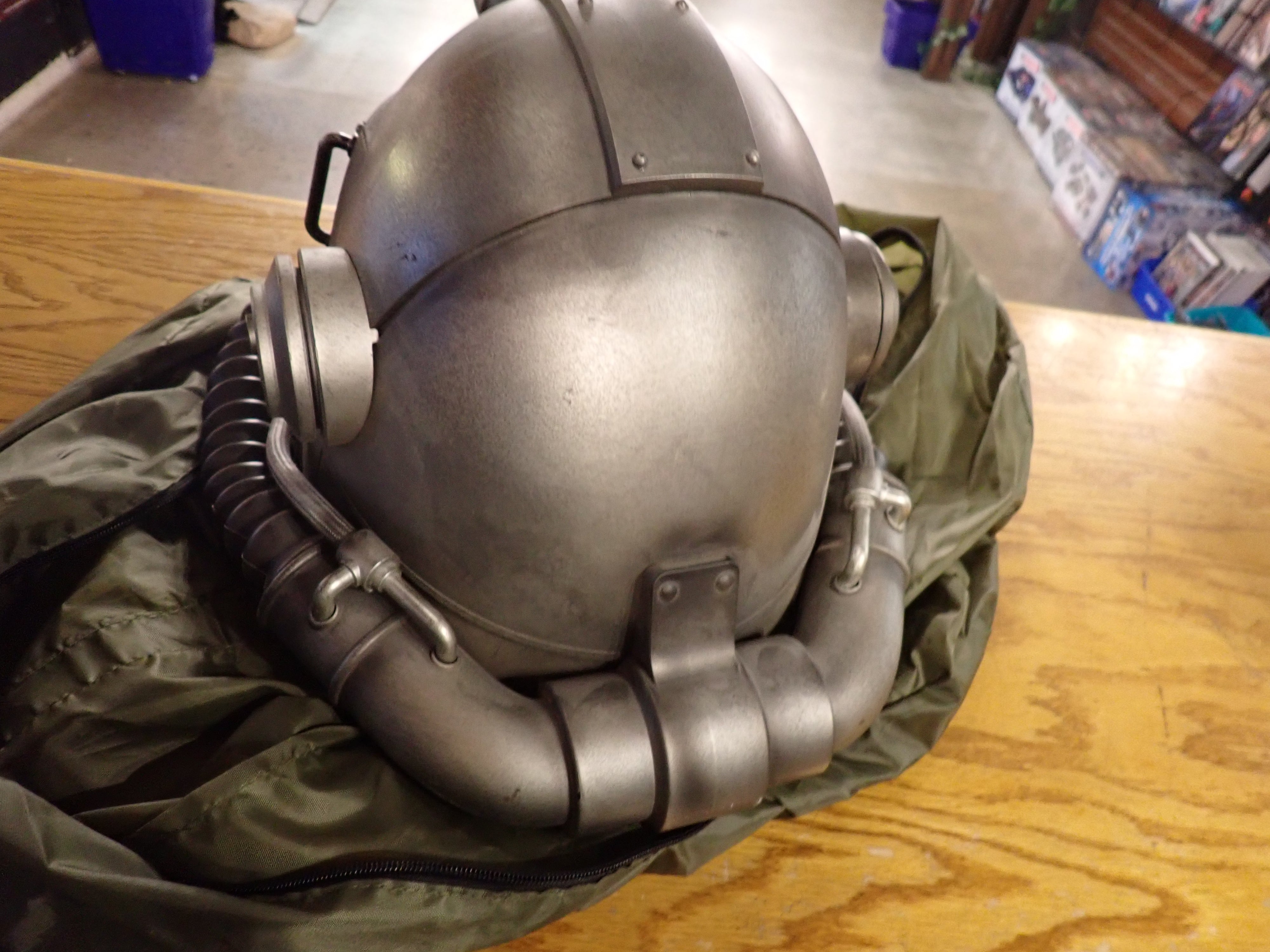 Fallout 76 Power Helm with bag