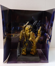 Aliens Colonial Marines Power Loader vs Alien Statue [Pre-Owned]
