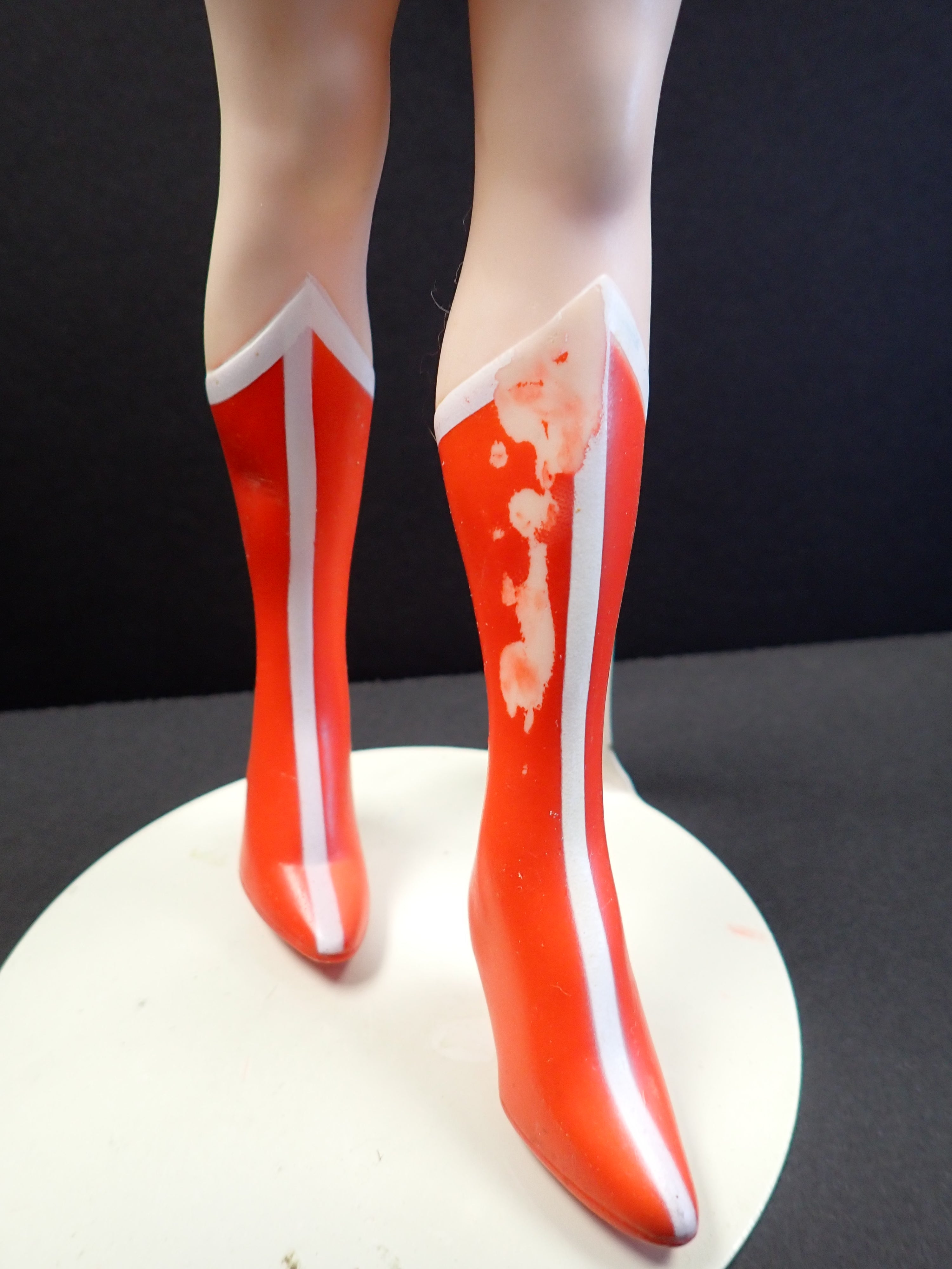 Wonder Woman plastic statue
