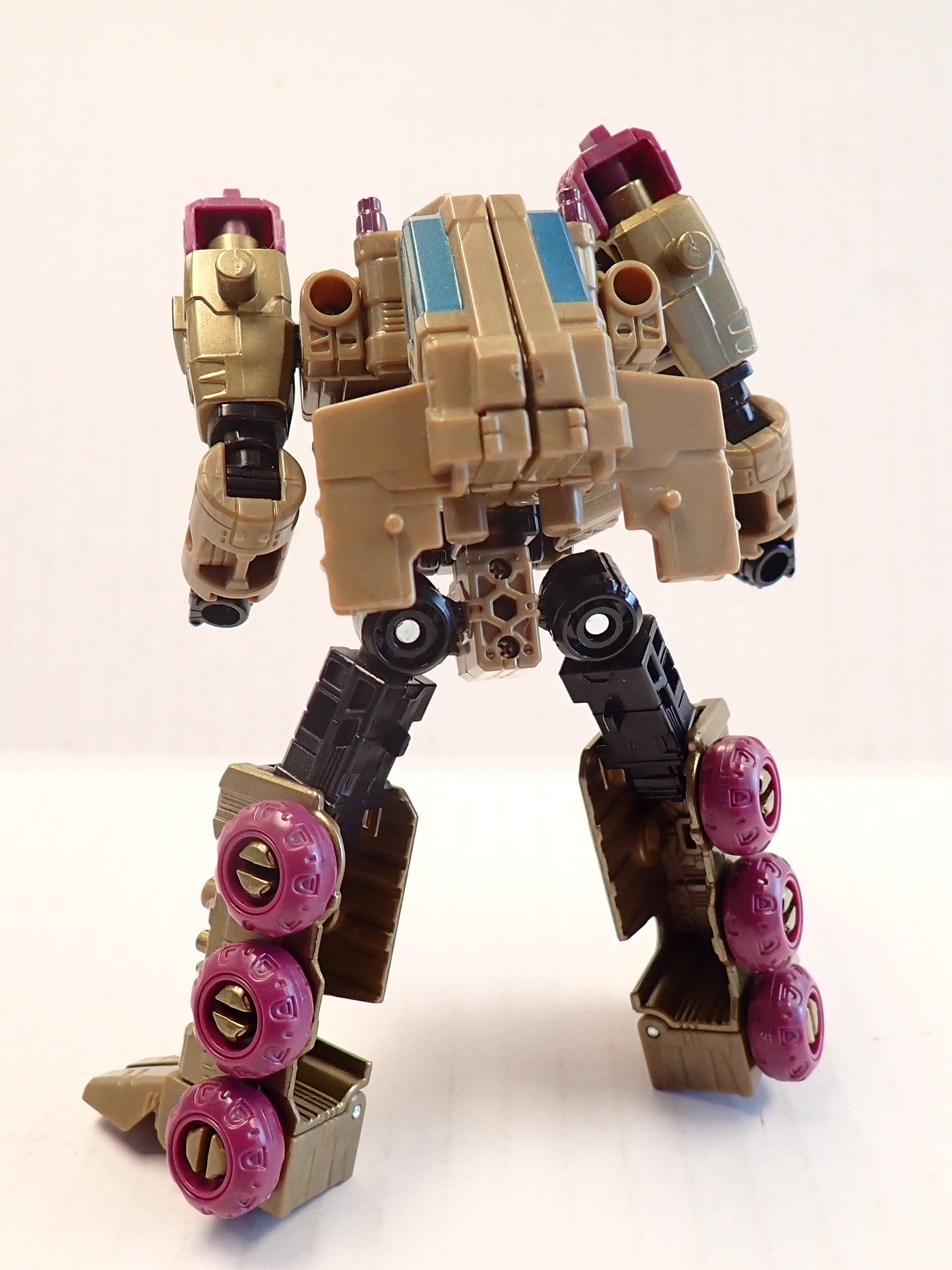 Generations War for Cybertron - Black Roritchi (Loose) [Pre-Owned]