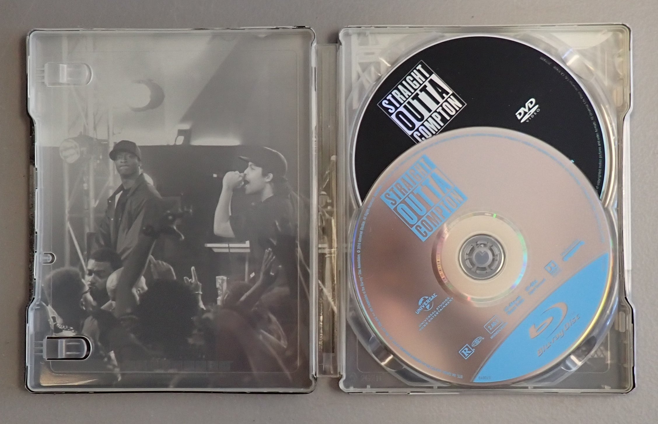 STRAIGHT OUTTA COMPTON Limited Edition Collectors Steelbook (DVD Blu-ray Set) (Pre-owned)