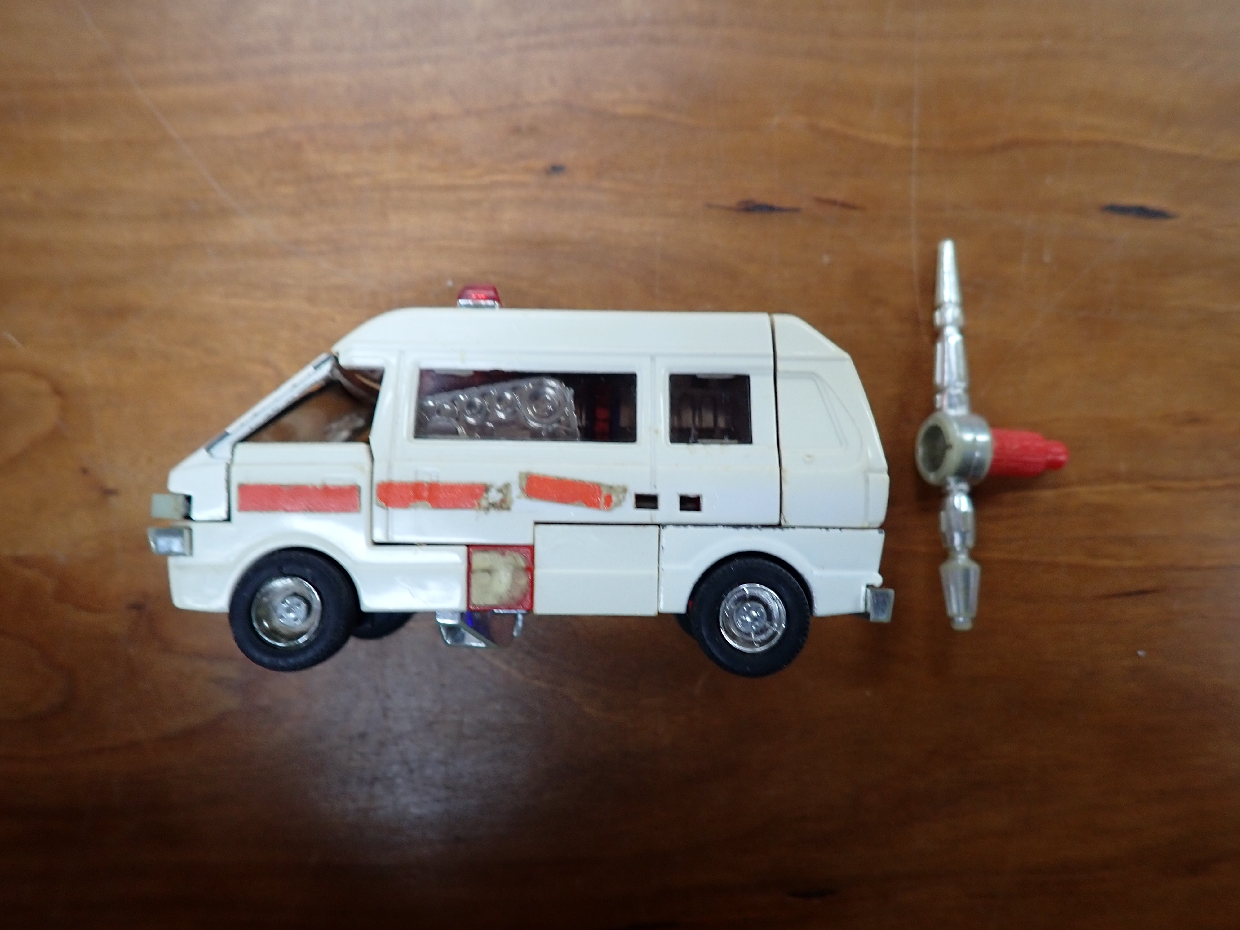 Ratchet G1 1984 (MISSING PARTS)