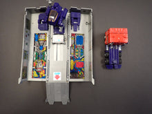 Load image into Gallery viewer, Optimus Prime G1 1984 (NEAR COMPLETE)
