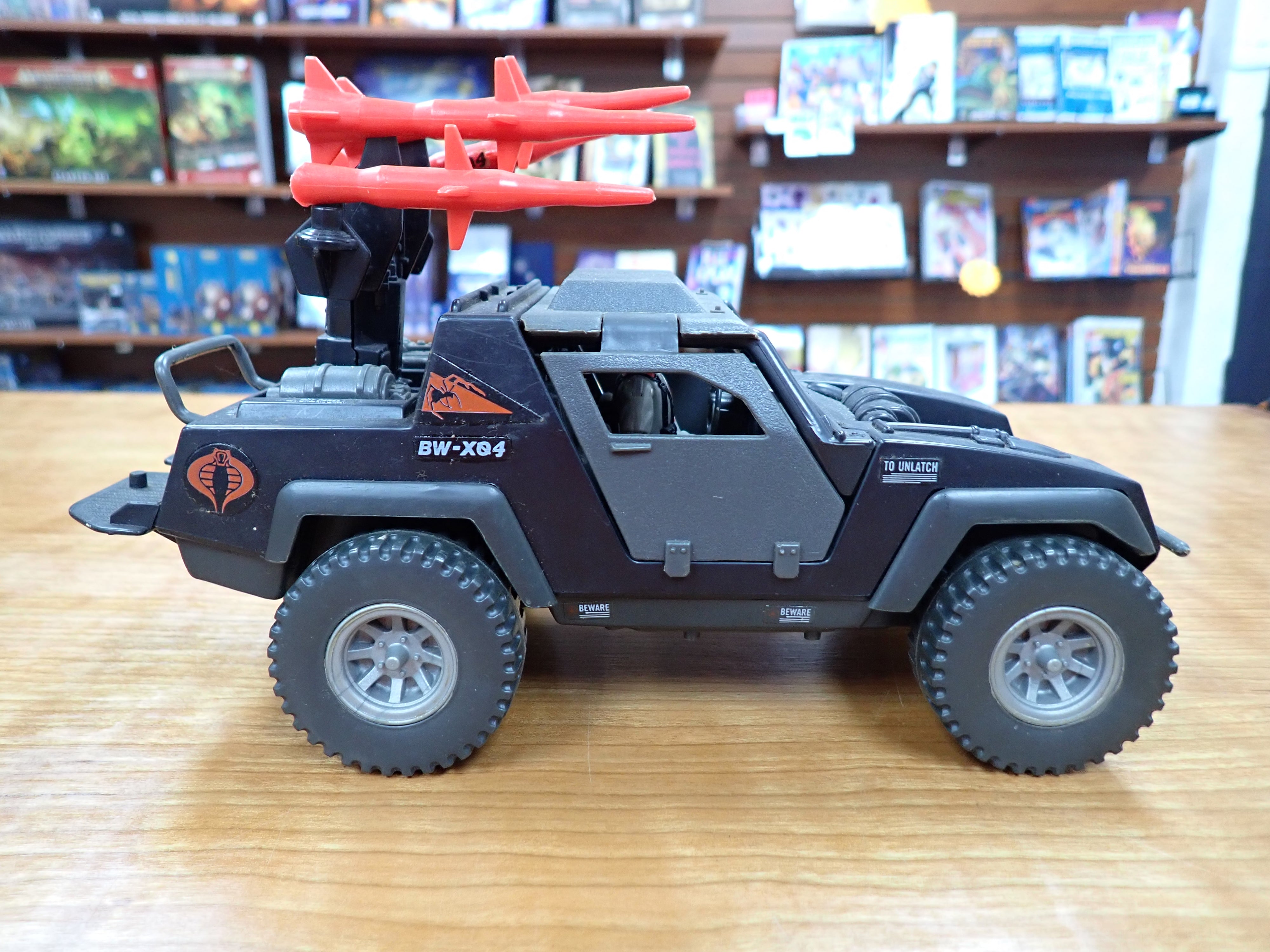 G.I.Joe Cobra Stinger (1984) *2 Broken Rockets* See Description