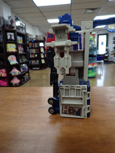 Load image into Gallery viewer, Autobot Powermaster Optimus Prime G1
