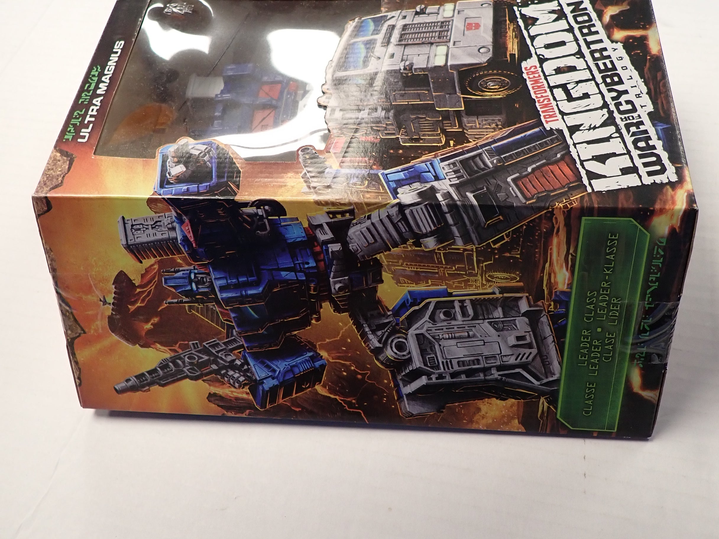 Ultra Magnus Leader Class Kingdom - War for Cybertron (Hasbro) [Pre-Owned]
