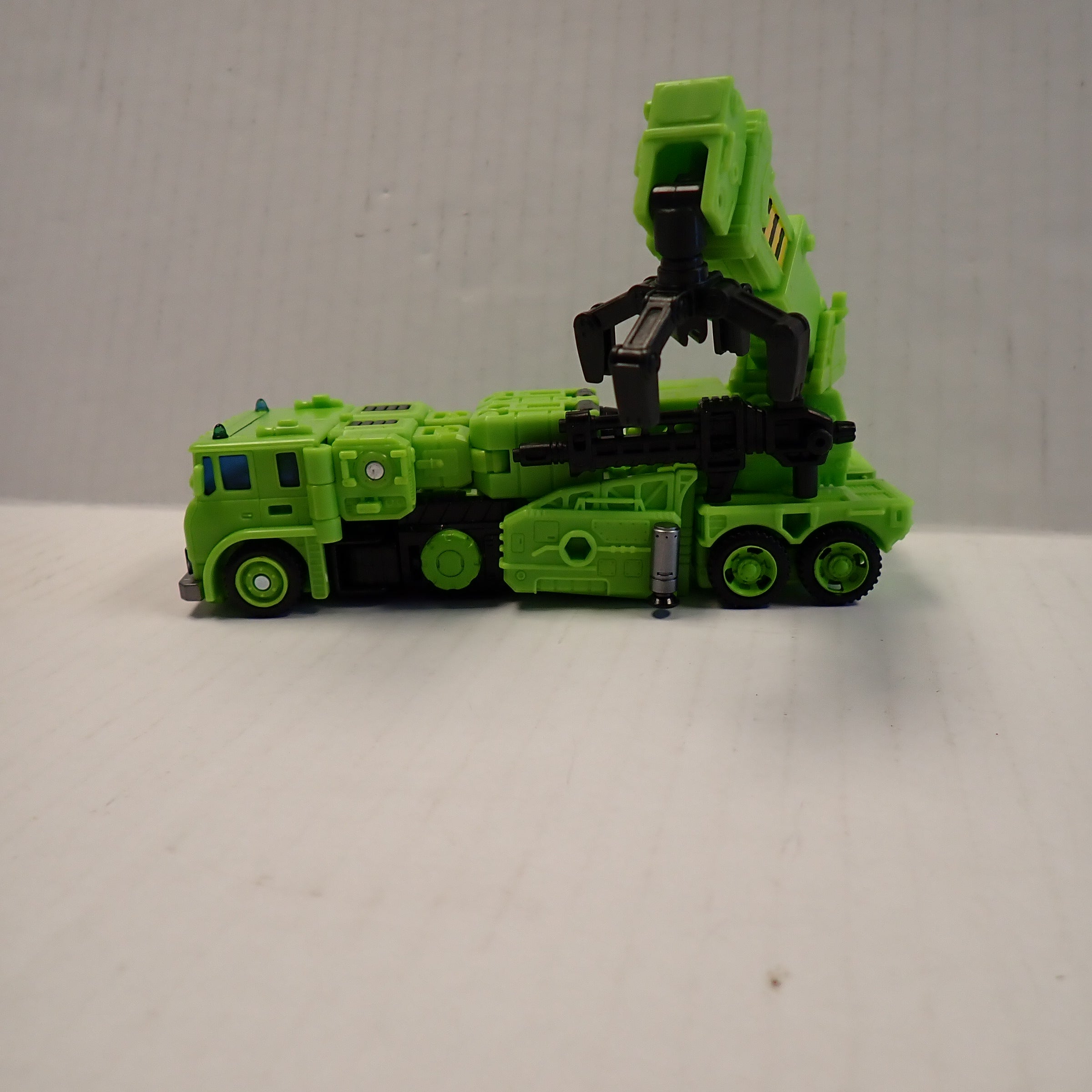 Road Hauler - Transformers: Legacy / Velocitron Speedia 500 Collection (Loose) [Pre-Owned]