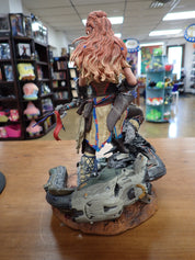 Aloy- Horizon Zero Dawn statue