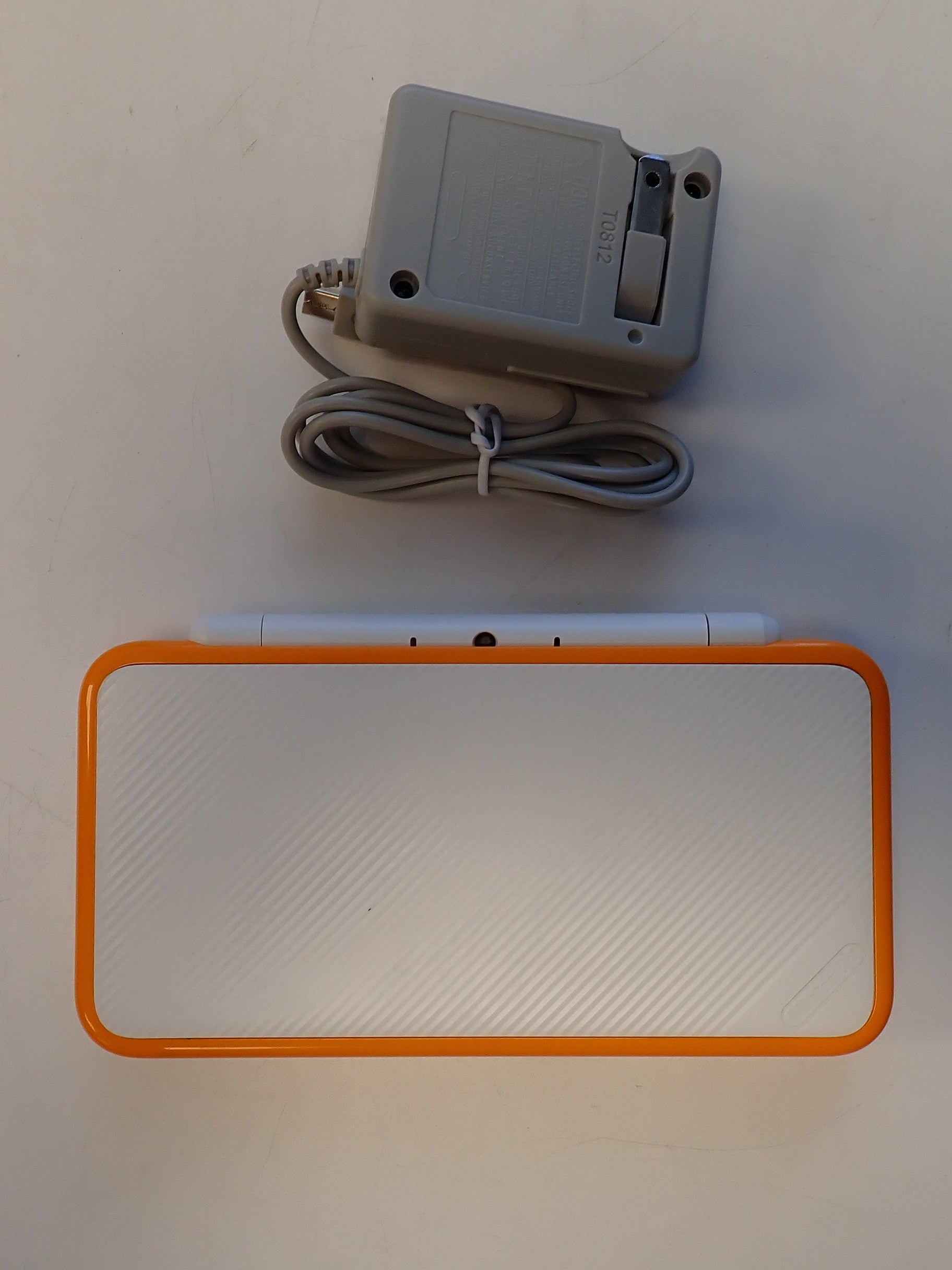 Nintendo 2DS XL - Orange & White [Pre-Owned]