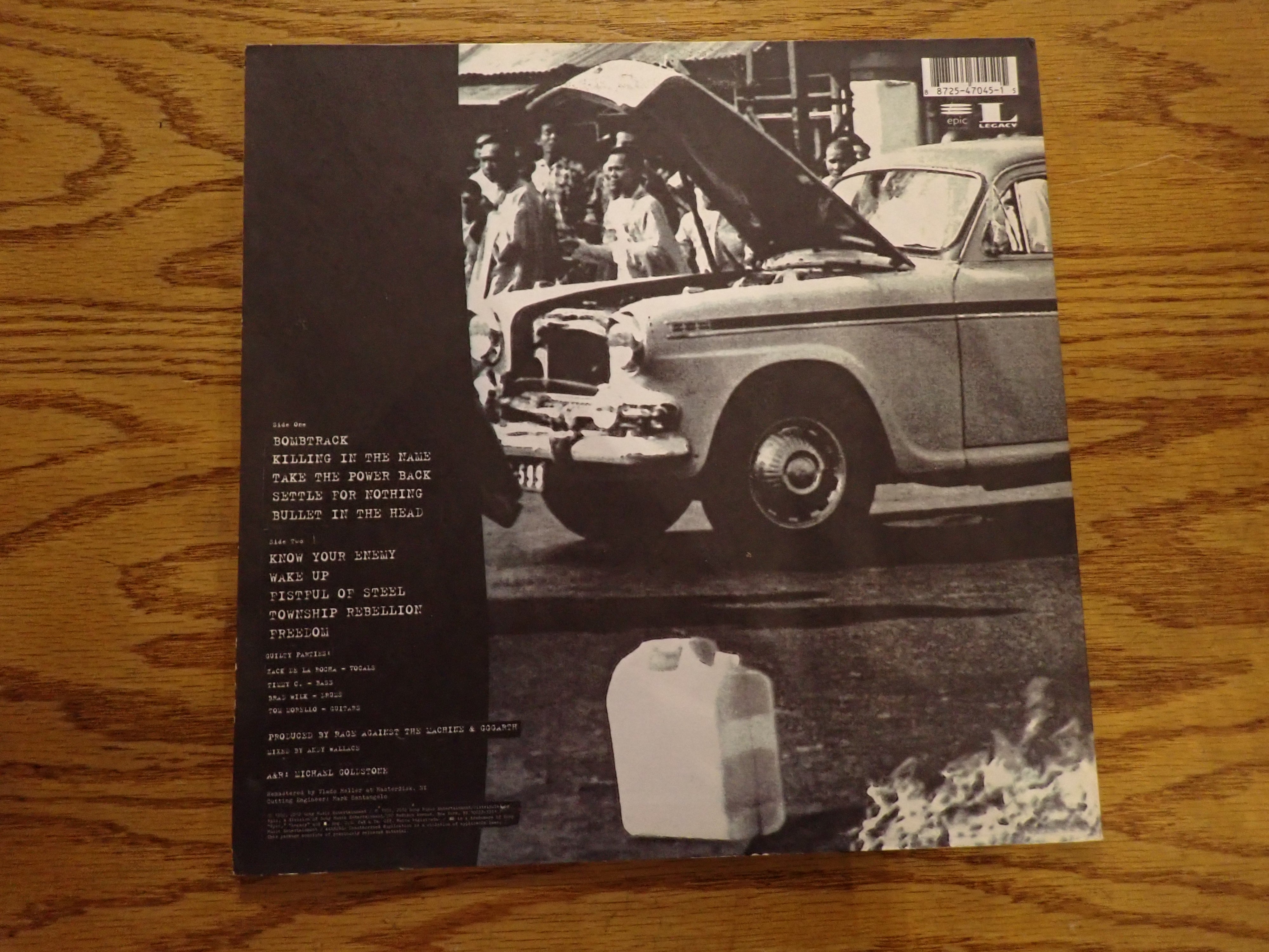 Rage Against The Machine – Rage Against The Machine