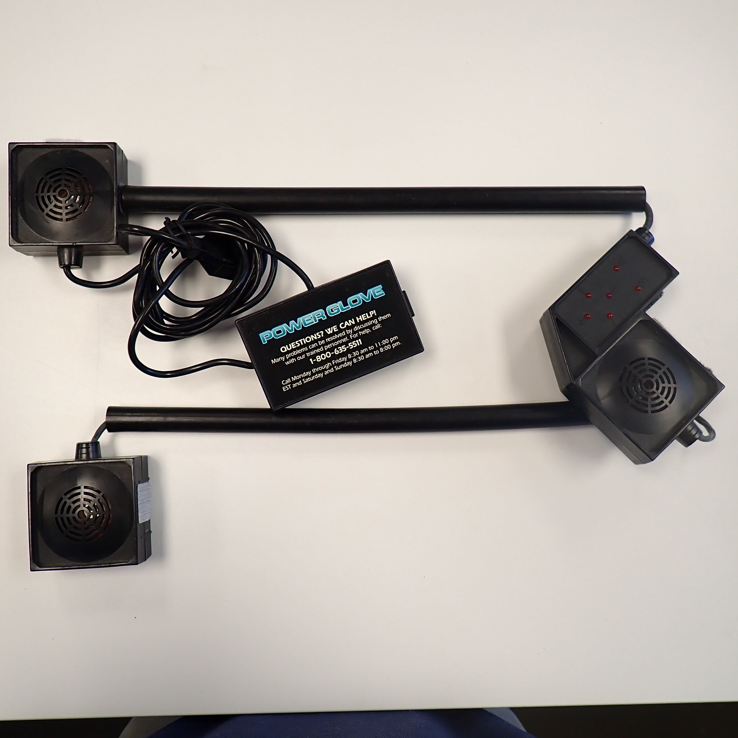 Nintendo Power Glove [Pre-Owned, Non-Functional]