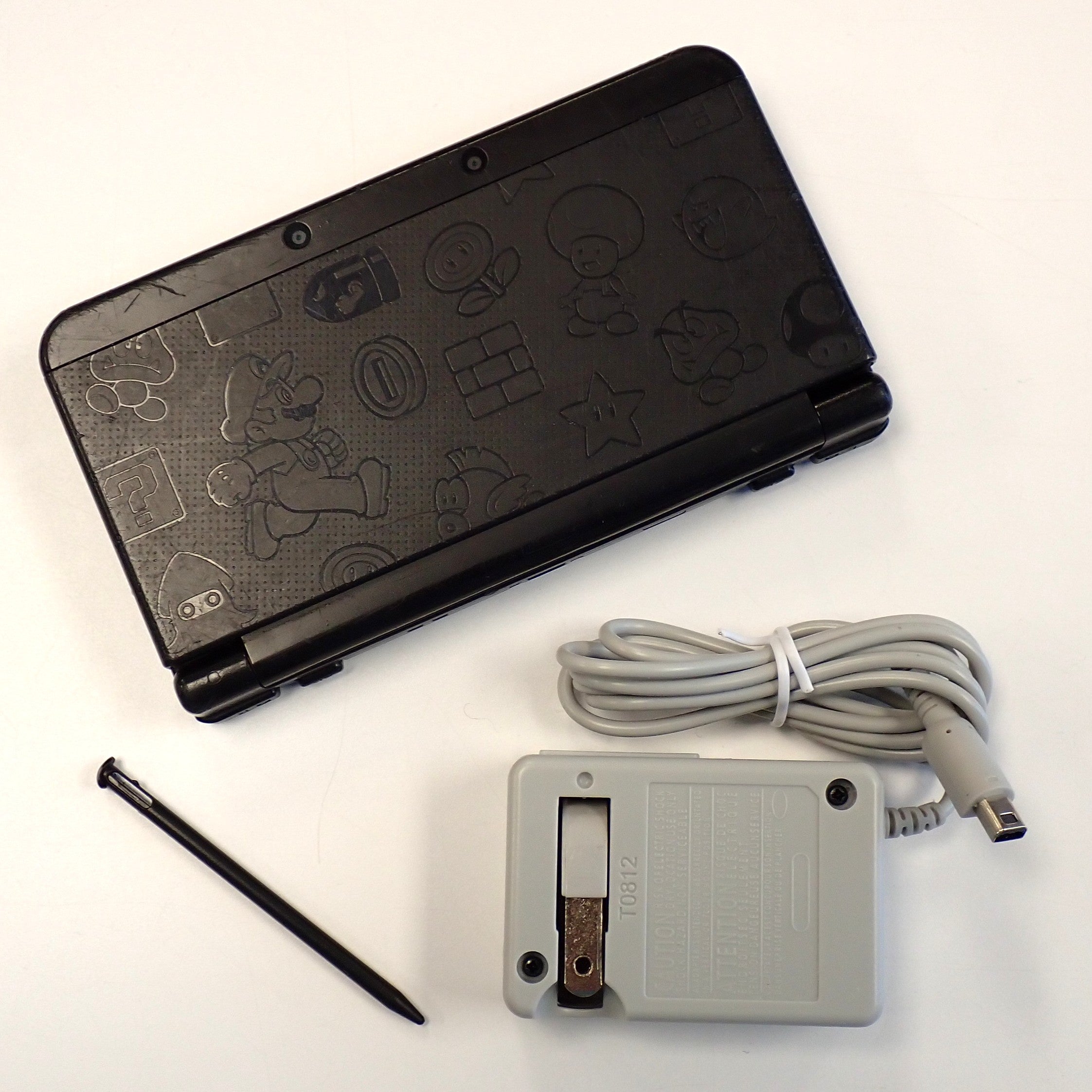 New Nintendo 3DS System/Console - Grey Super Mario Emboss