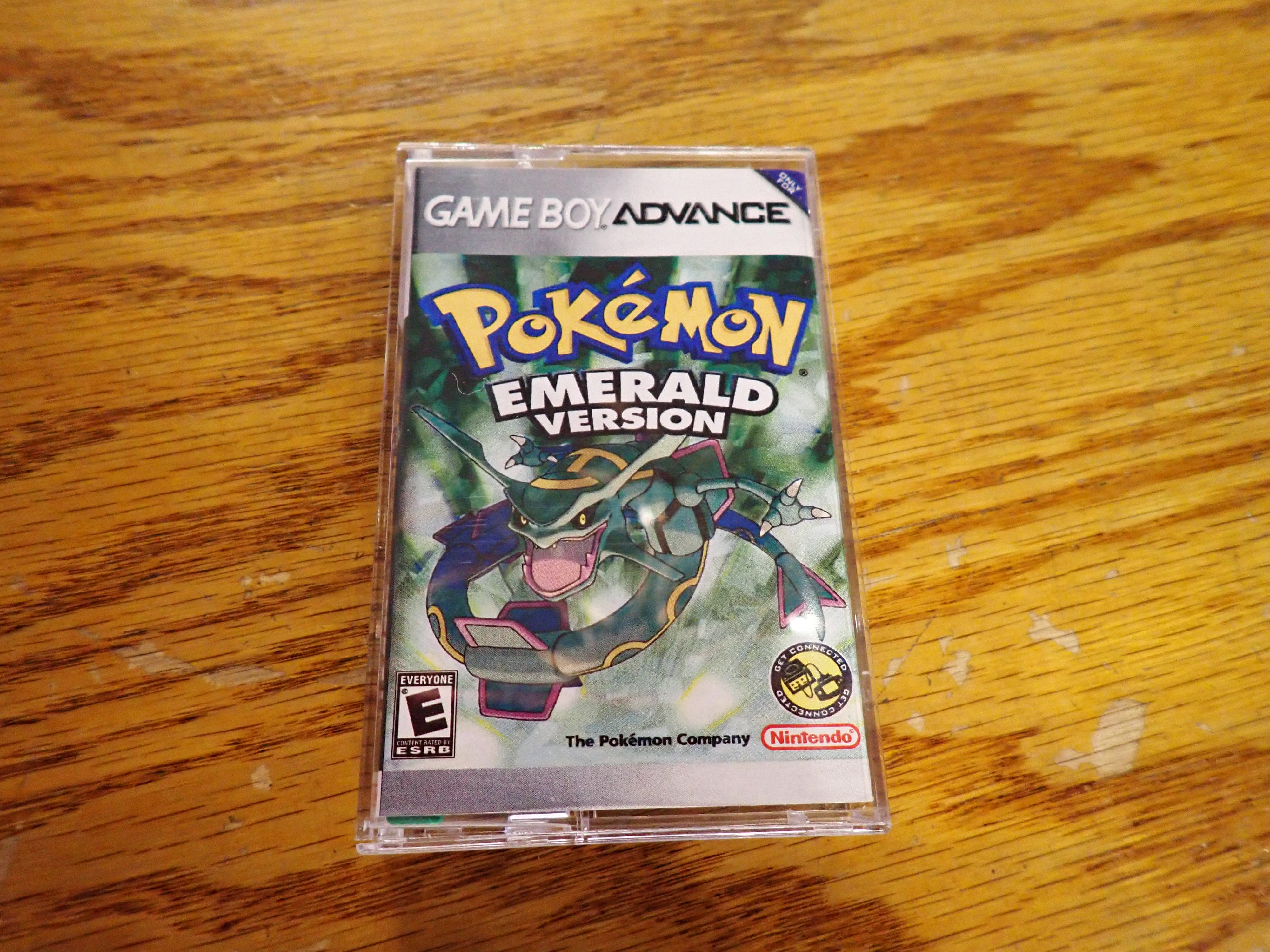 Pokemon Emerald - GBA