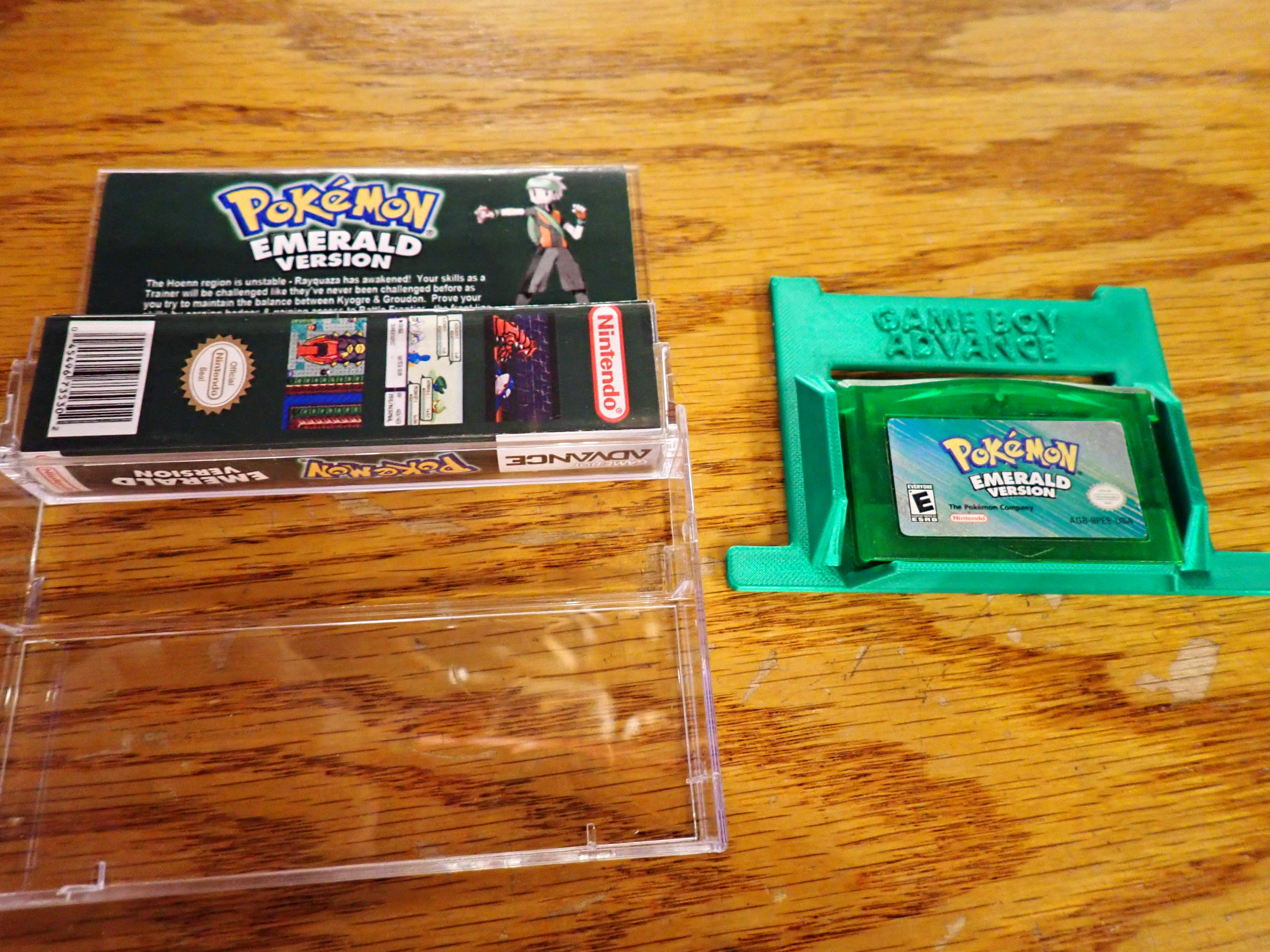 Pokemon Emerald - GBA