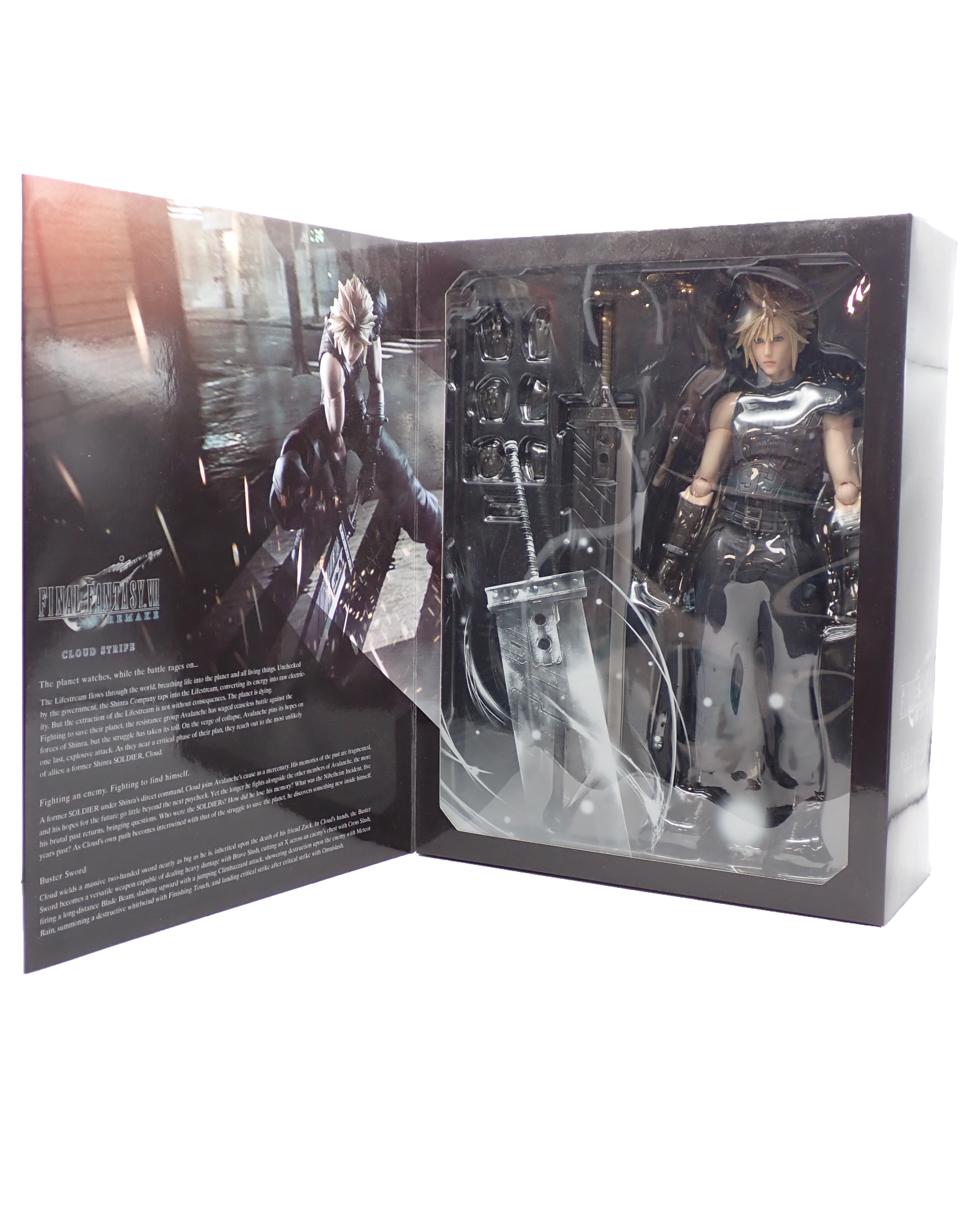 Cloud Strife - Play Arts Kai Figure