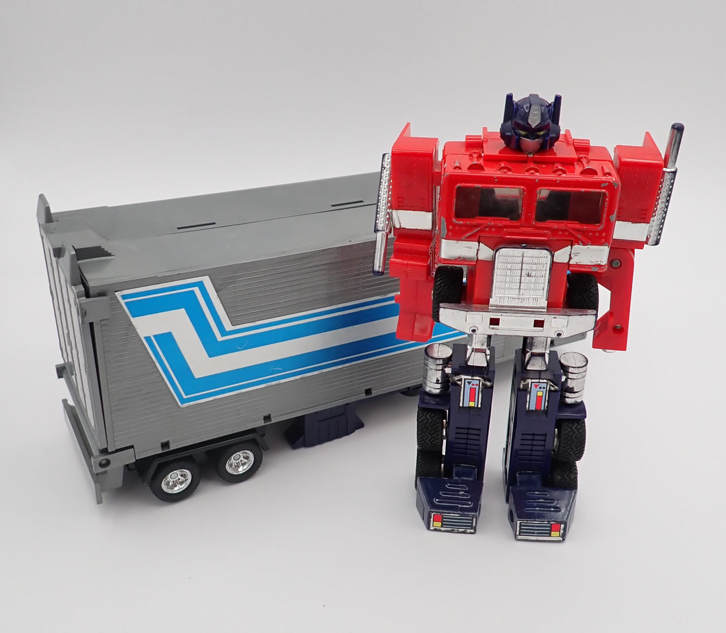 Optimus Prime w/ trailer G1 1984 (INCOMPLETE)